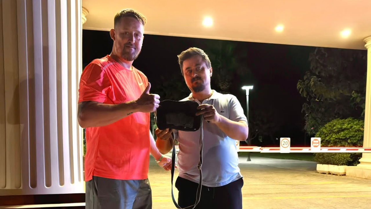 Didim’de duyarlı esnaf turistin yüzünü güldürdü