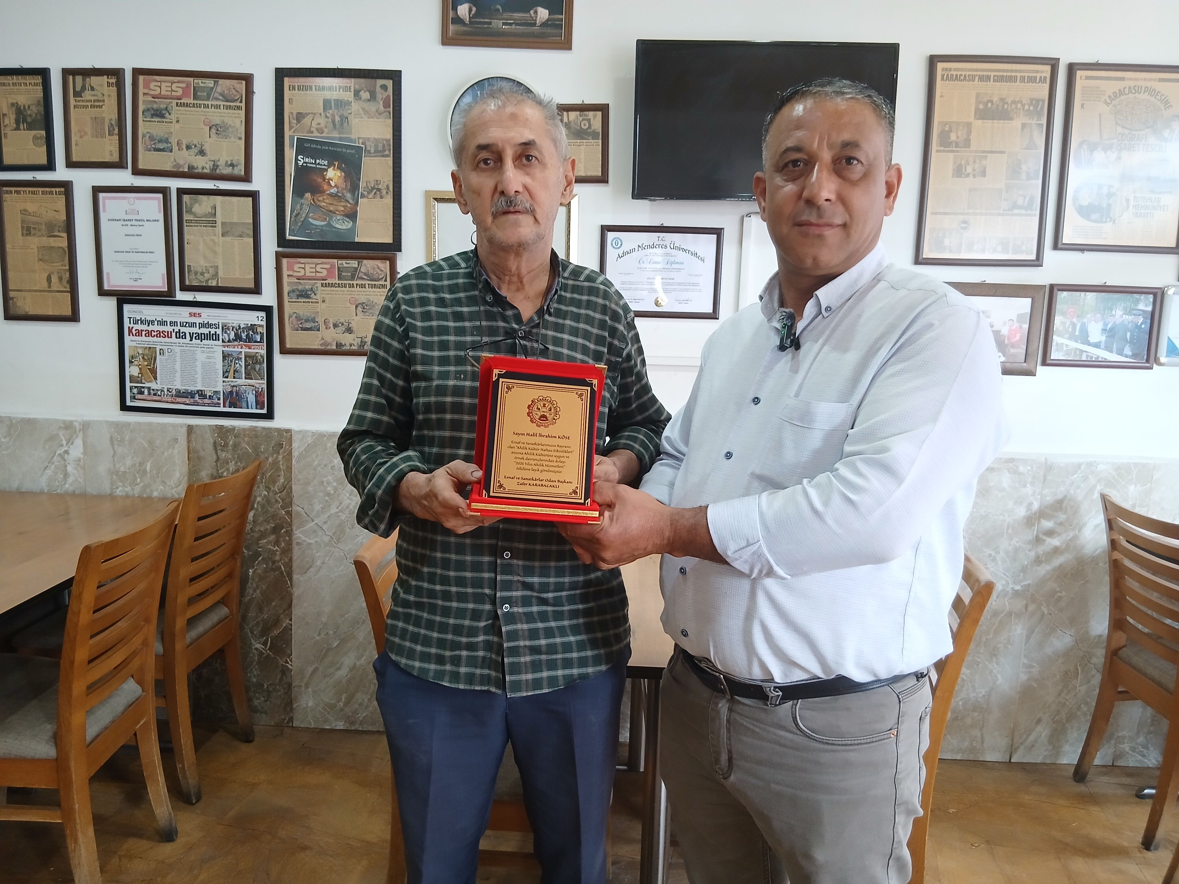 Karacasu Esnaf Odasi Yilin Ahisi Koseye Plaket 694223 A8697E