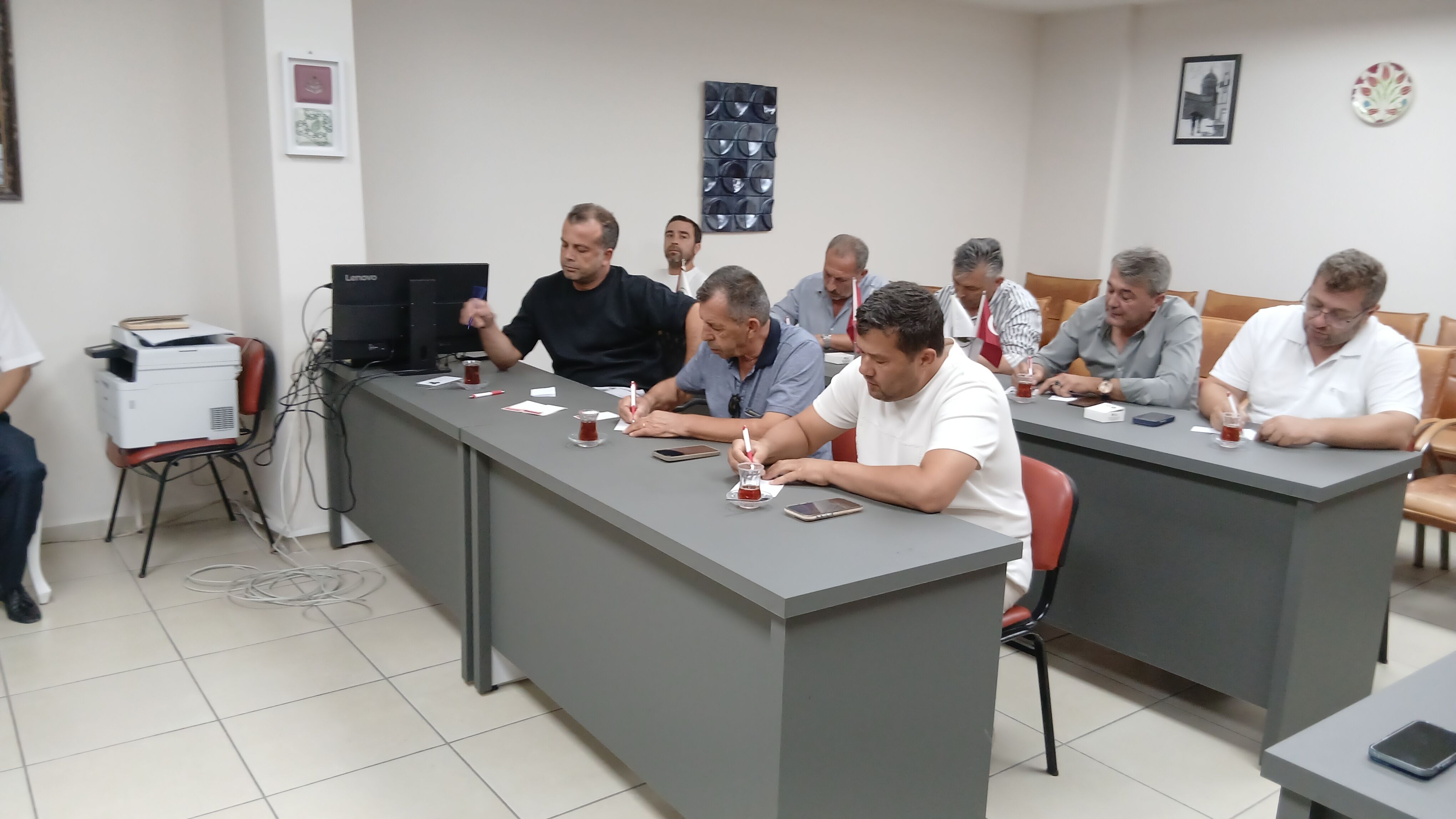 Karacasuda Yeni Partide Tek Fire Chpden Istifa Etti Yeni Par 689730 9B14Ad