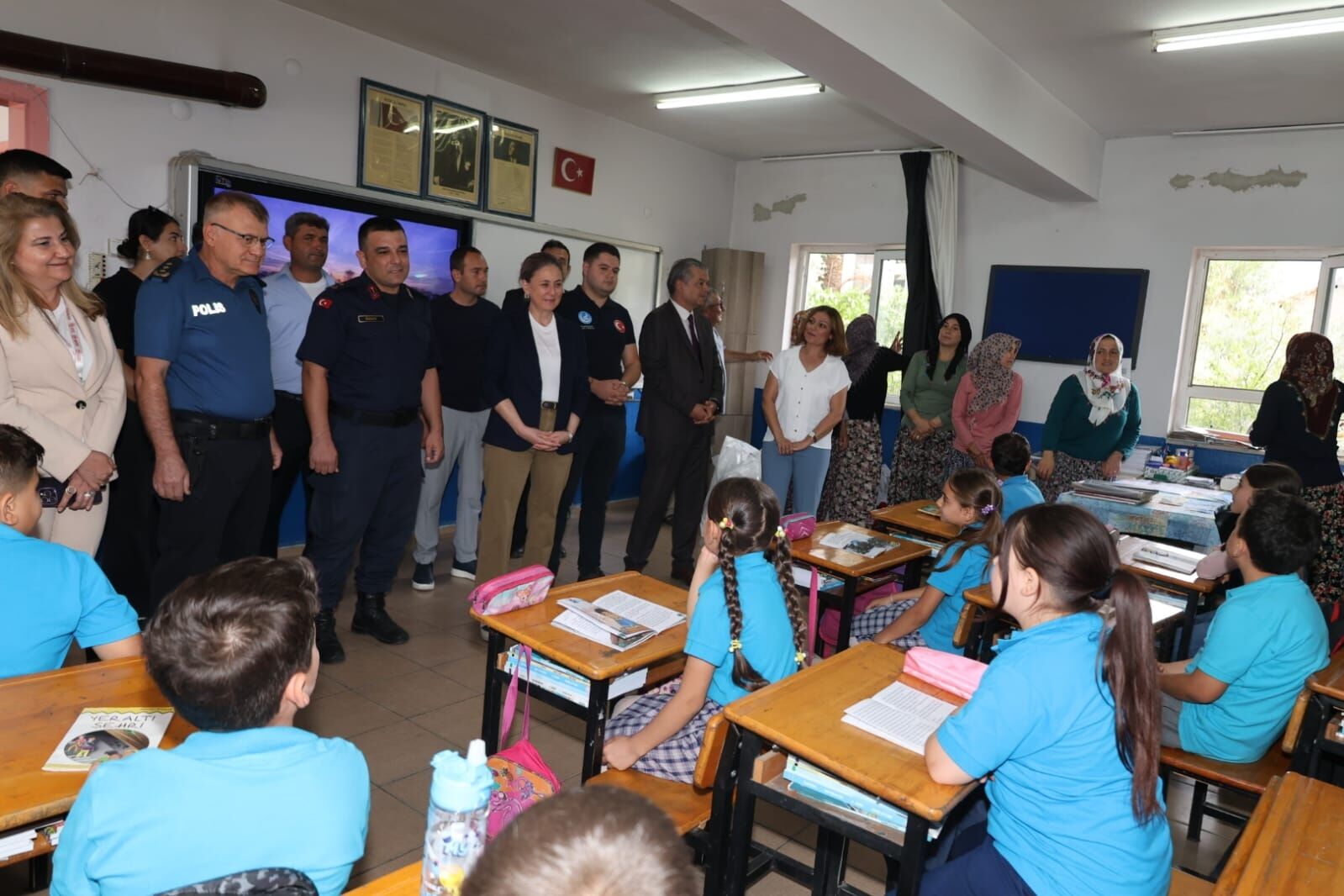 Kirsal Mahallelerdeki Cocuklar Surprizlerini Aldilar Nazilli 692848 4Fb93C