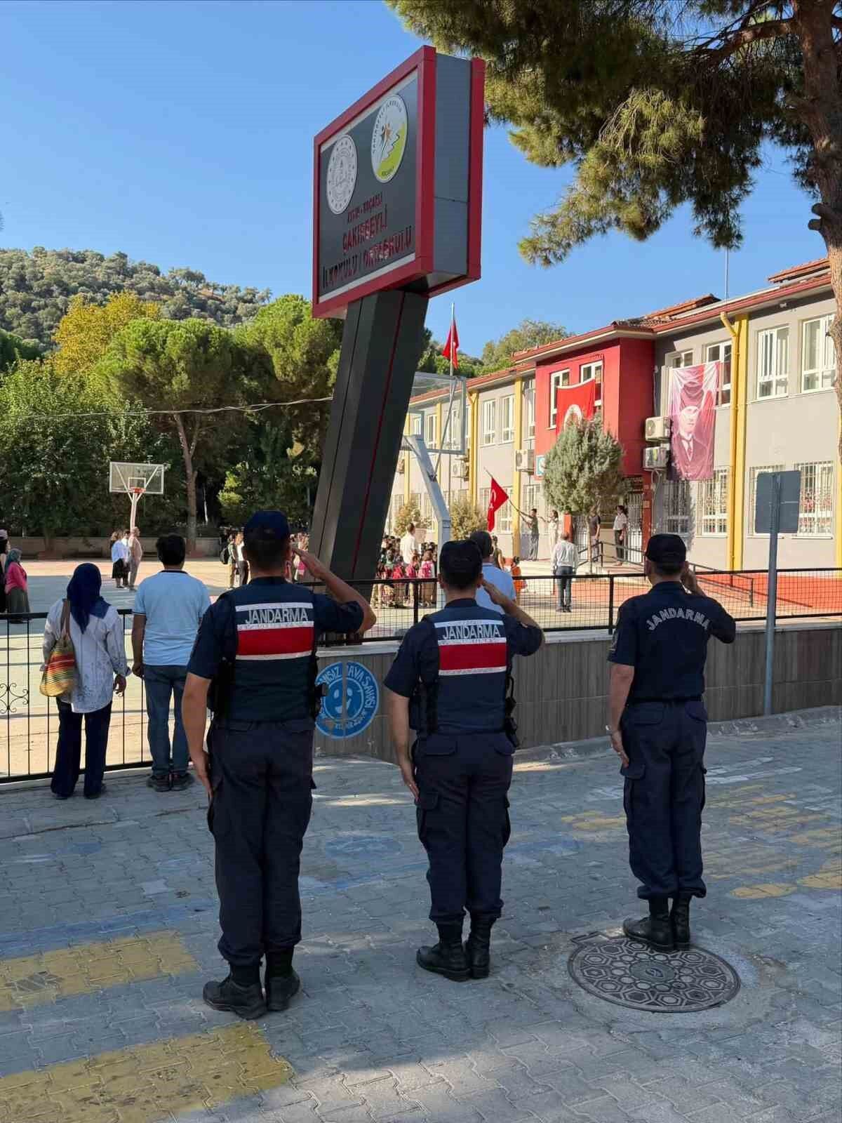 Kocarli Da Okul Cevrelerinde Guvenlik Tedbirleri Artirildi 1789379704070 367576