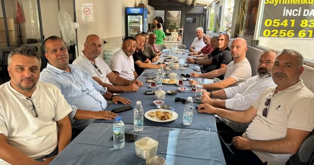 Kuto Baskani Akdogandan Kultur Ve Yardimlasma Dernegine Ziya 694007 Ab89D5