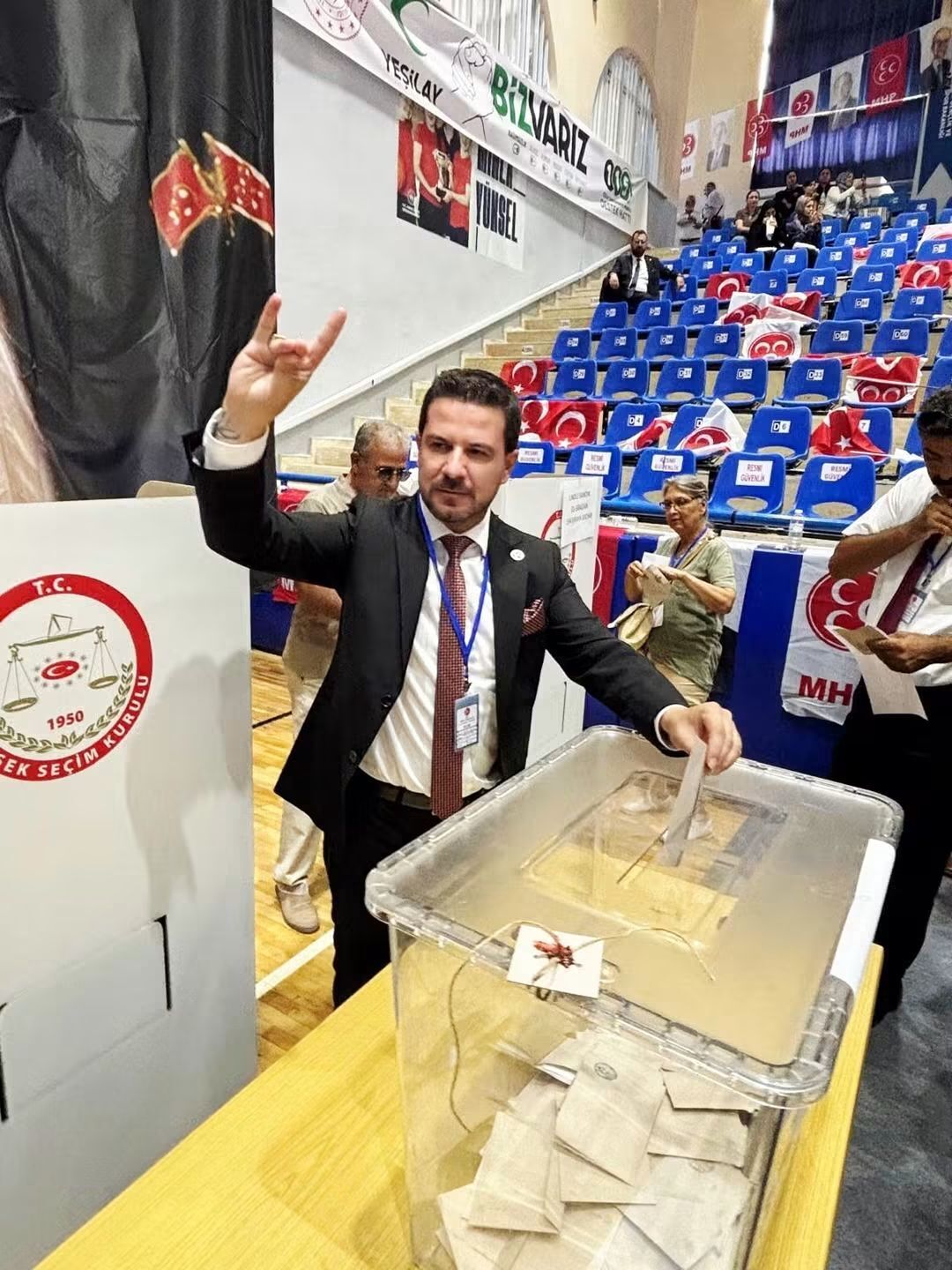 MHP'li Meclis üyesi Emrah Irsık, Aydın İl yönetiminde