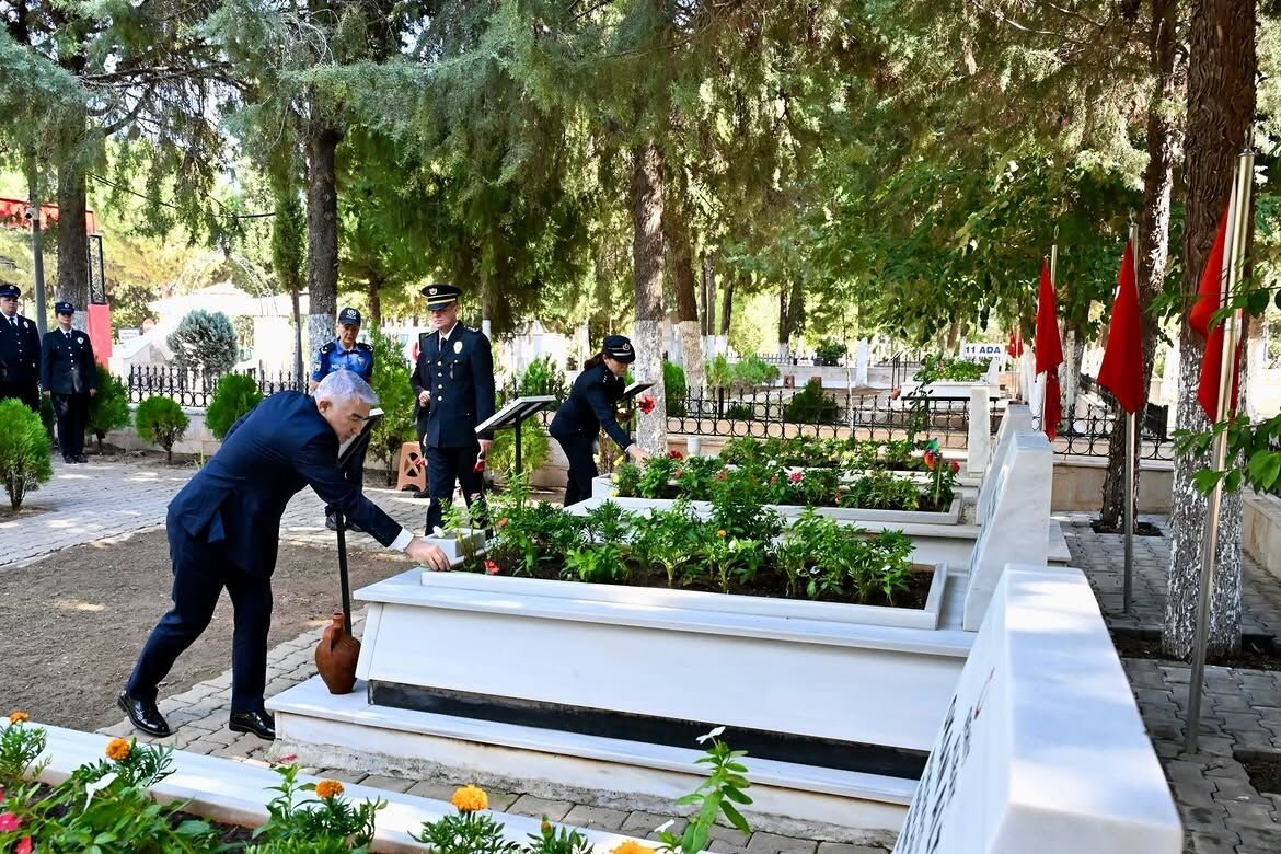 Mudur Karaduman Gorevine Sehitlik Ziyaretiyle Basladi 695878 Acc87C