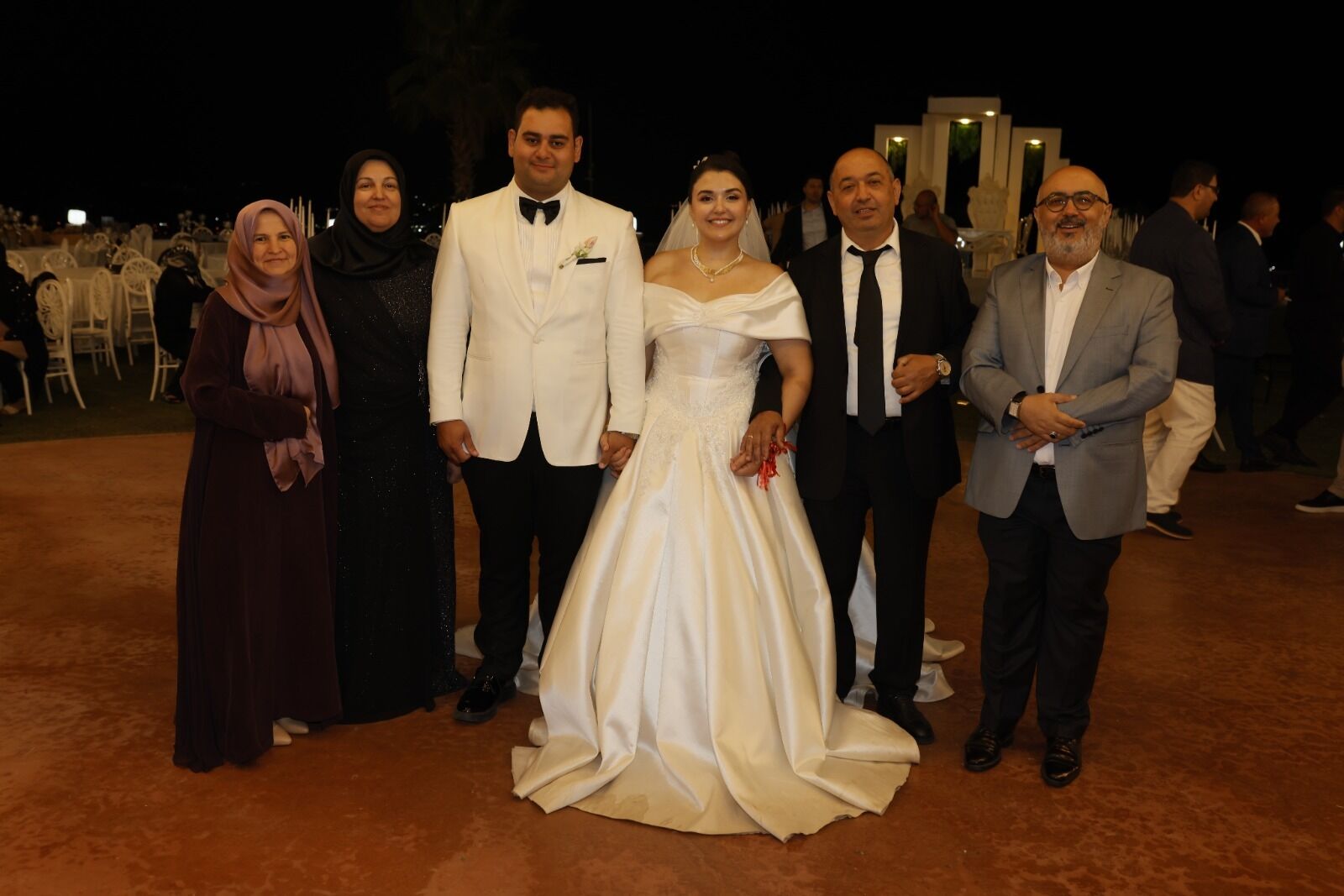 Nazillide Turkoglu Ve Dogan Ailelerinin Gurur Gecesi Ayse Ve 689380 A1E30C