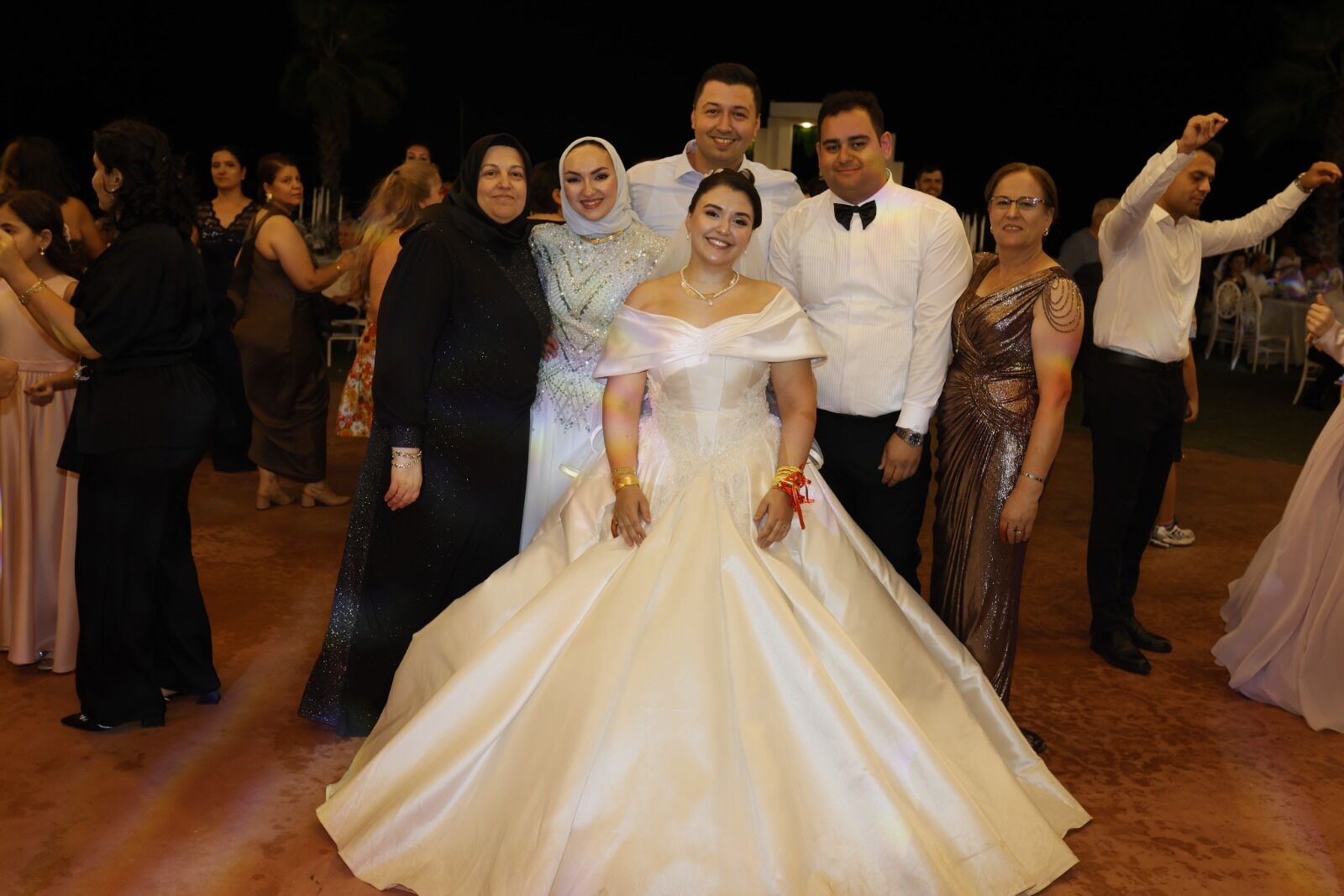 Nazillide Turkoglu Ve Dogan Ailelerinin Gurur Gecesi Ayse Ve 689380 Ea0D6F