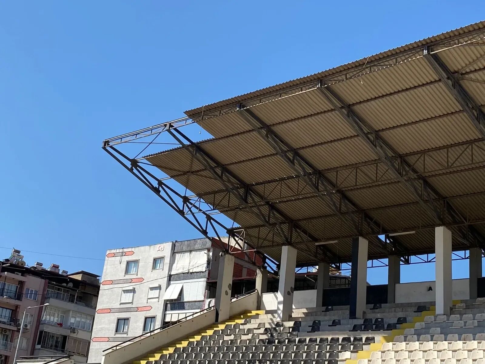 Nazillide Yikim Basladi Tezahuratlarin Yerini Sokum Sesleri 689289 Ca2Ee7