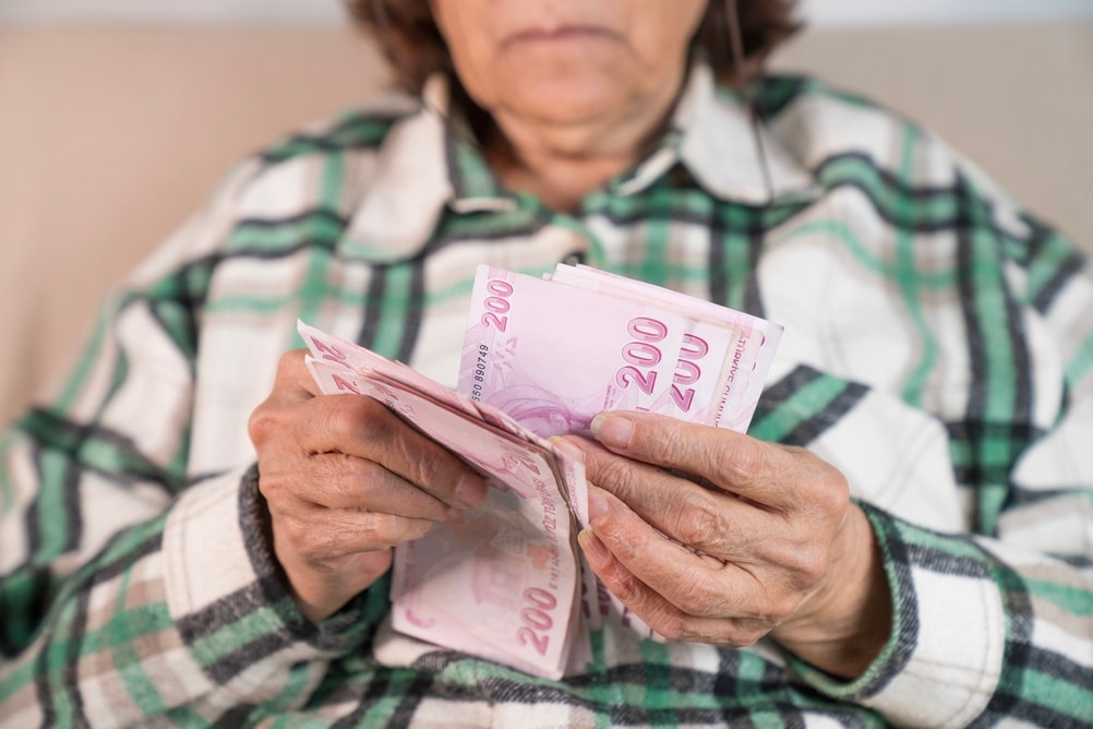 Ocak 2027 emekli zammı ne kadar olacak? Tahminler netleşiyor