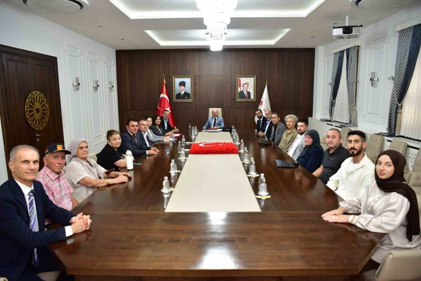 Vali Varol Sehit Yakinlari Ve Gazileri Makaminda Agirladi 1790701202289 418626