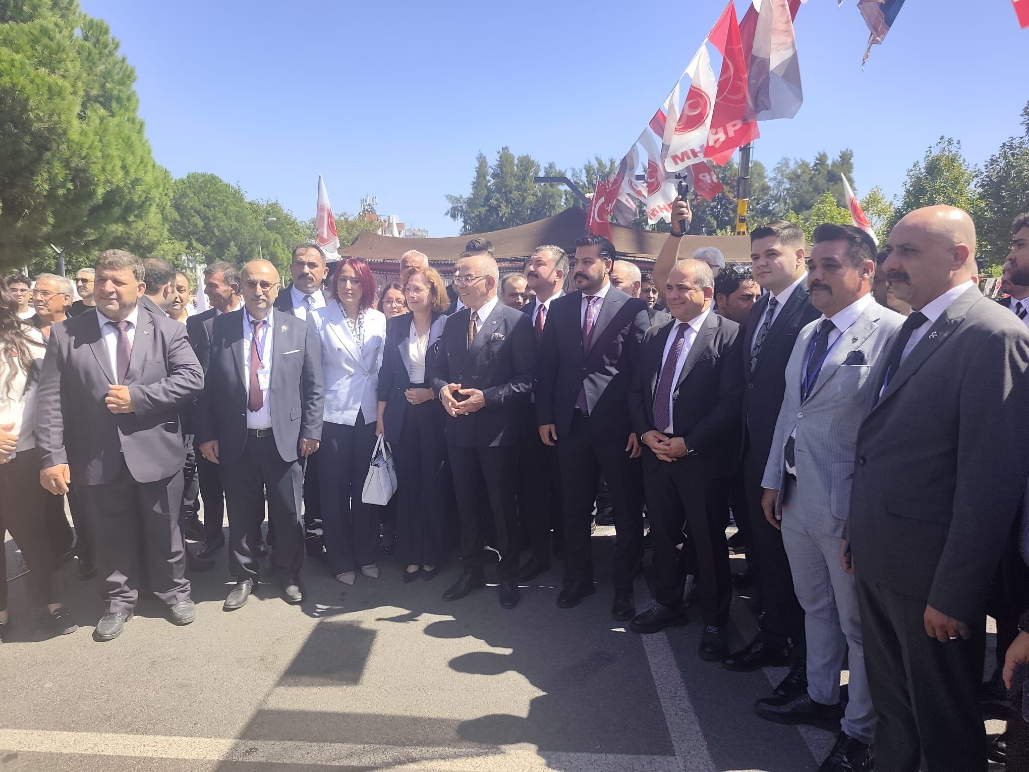 MHP Aydın’da kongre başladı: Heyet atlı birlik ve deveyle karşılandı