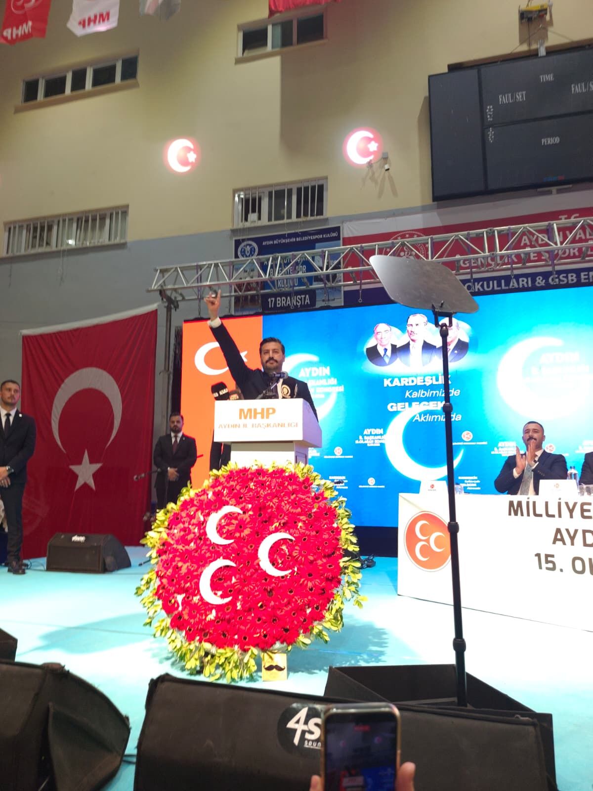 Başkan Cihangiroğlu’ndan kongrede sert mesajlar