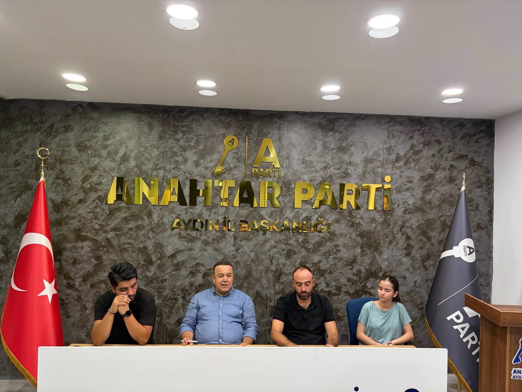 Anahtar Parti Aydın’da yeni hizmet binasına taşındı