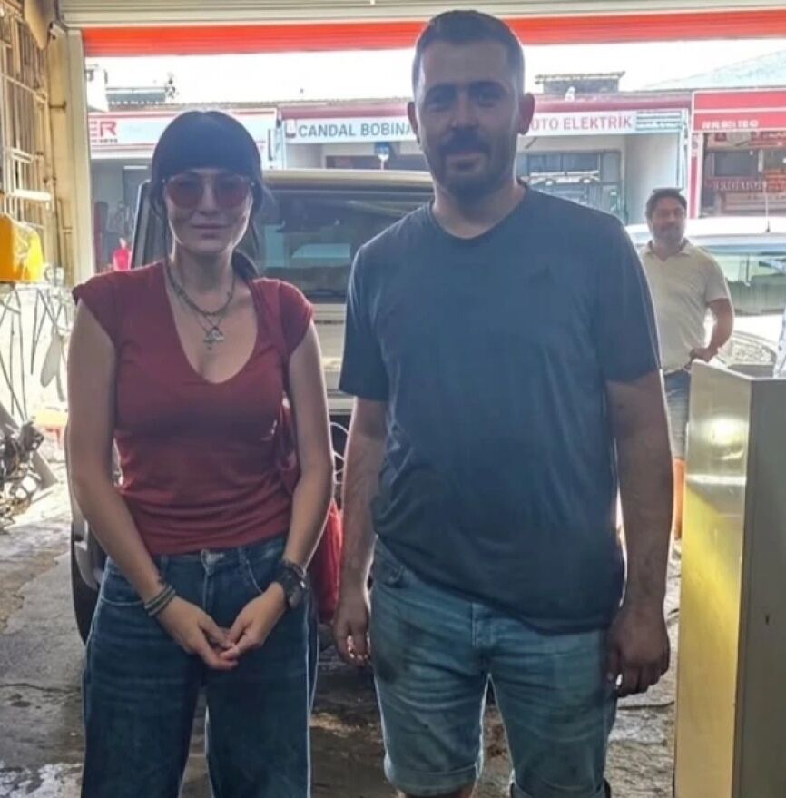 Yaprak Dokumunun Ferhundesi Sokede Yolda Kaldi 691064 A915Ae