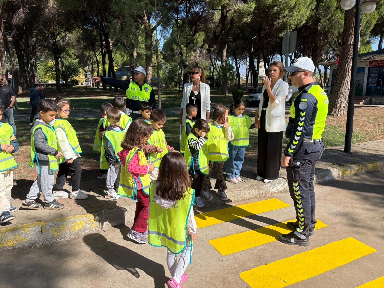 Agac Yasken Egilirnazillide Miniklere Trafik Egitimi Verildi 697716 Dd5Fd7