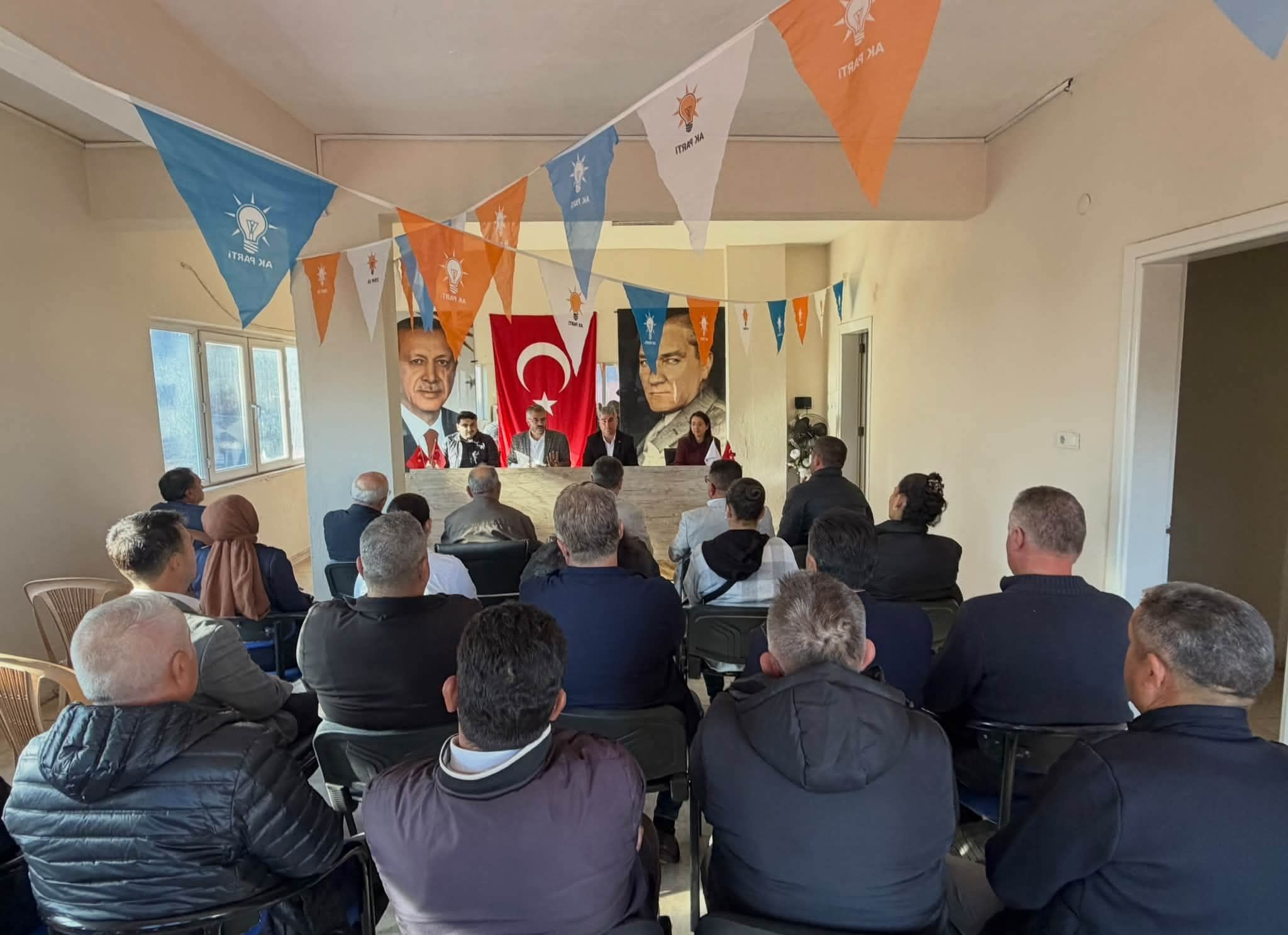 Ak Parti Karacasuda Ekim Ayi Ilce Danisma Meclisi Toplantisi 700833 9B2121