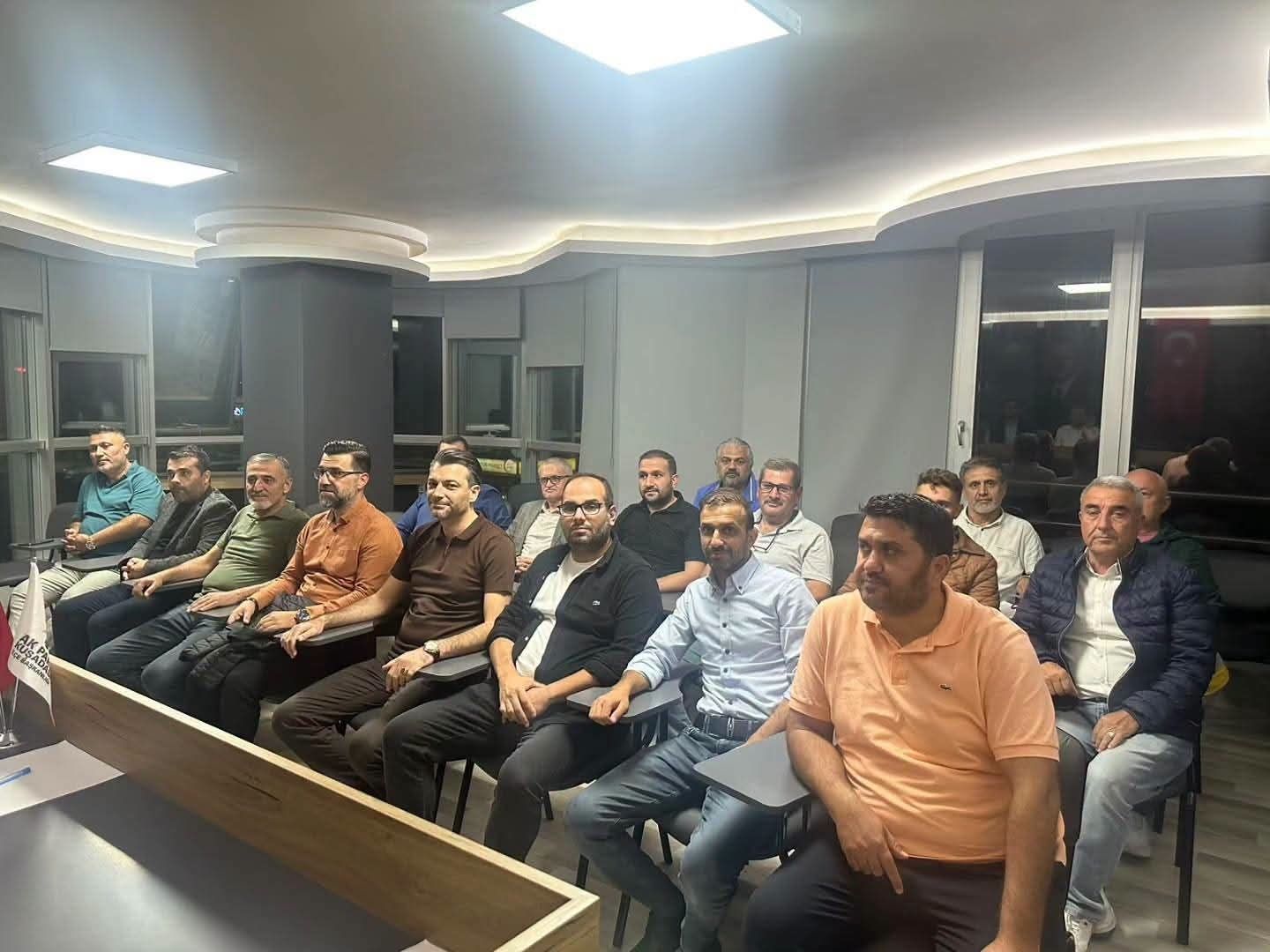 Ak Parti Kusadasi Teskilat Hedeflerini Netlestirdi 699859 5Daeba