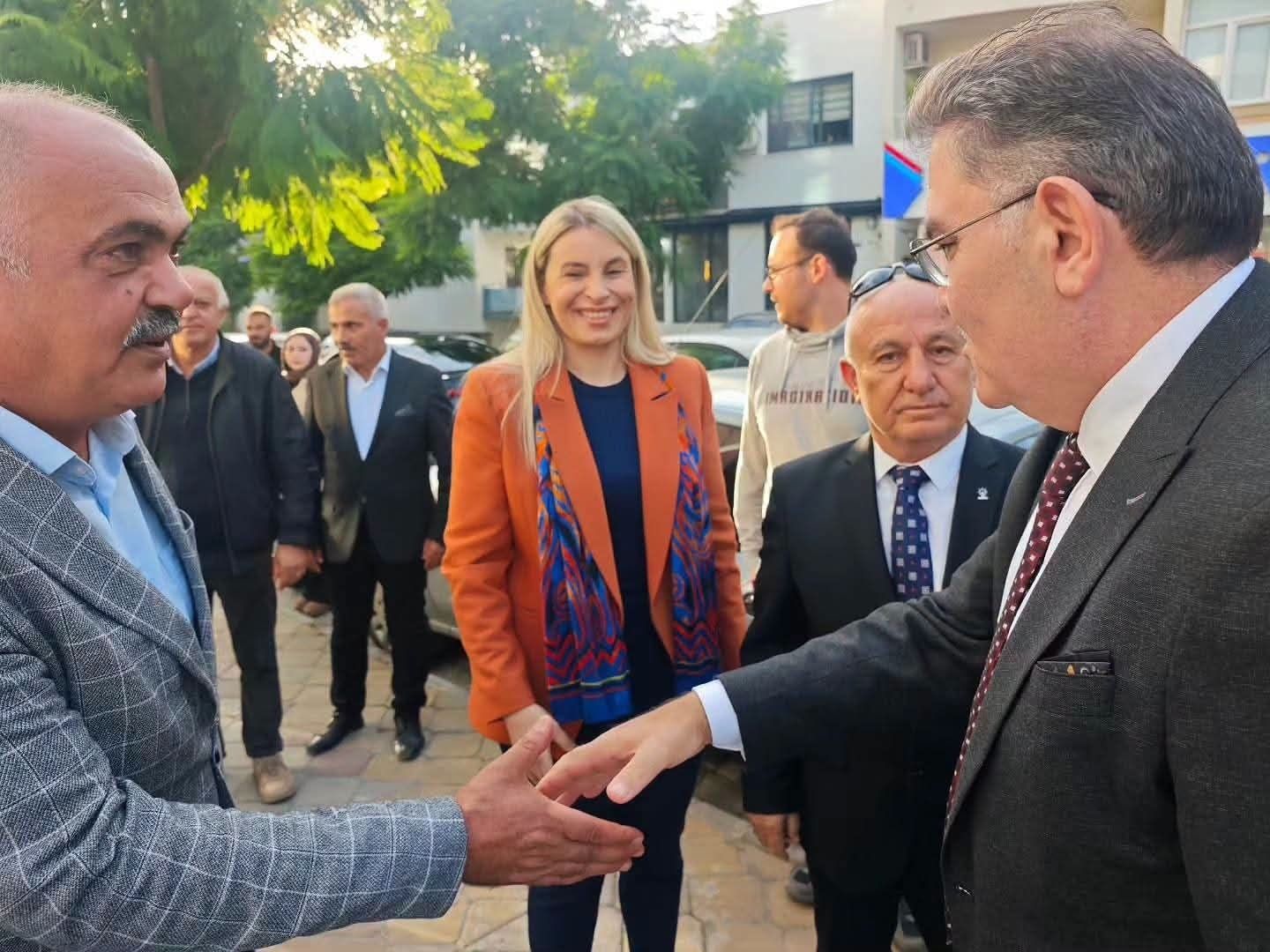 Ak Parti Kusadasi Teskilatinda Guclu Bulusma 701755 F89Dc0