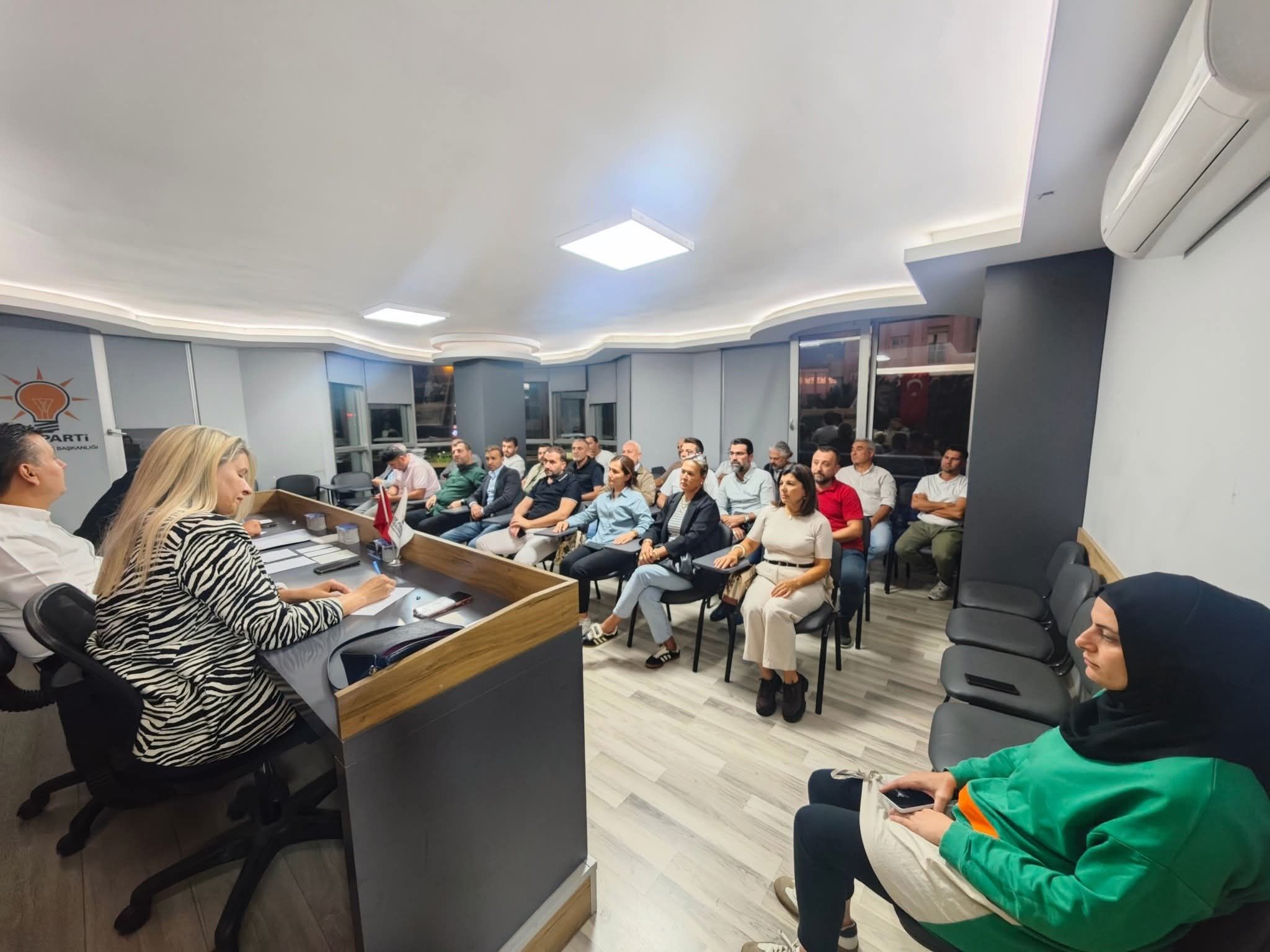 Ak Parti Kusadasinda Yeni Sezon Calismalari Degerlendirildi 696488 1F8Bf9