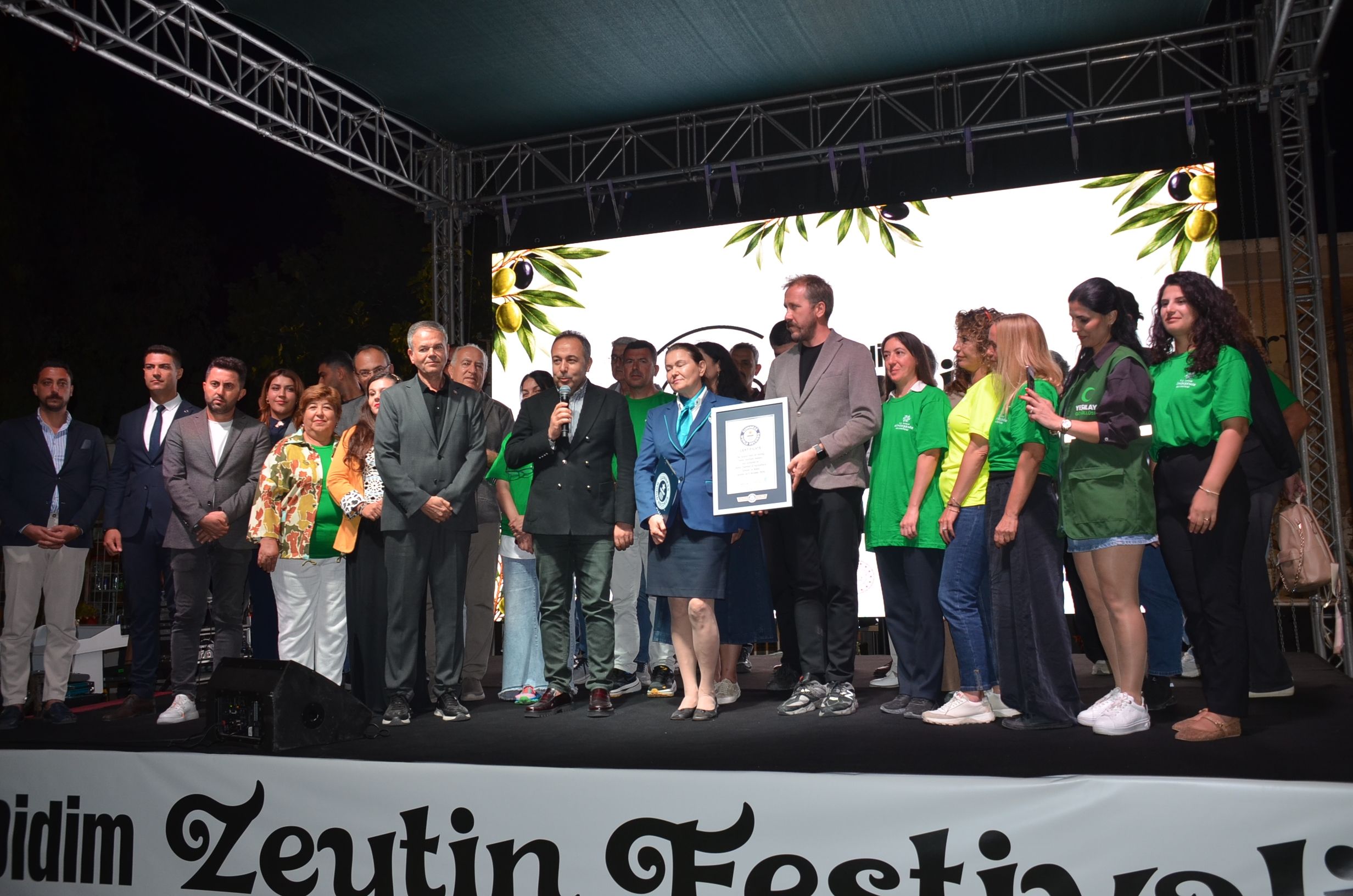 AK Partili Savaş Cengiz’den Başkan Gençay’a zeytin festivali tepkisi