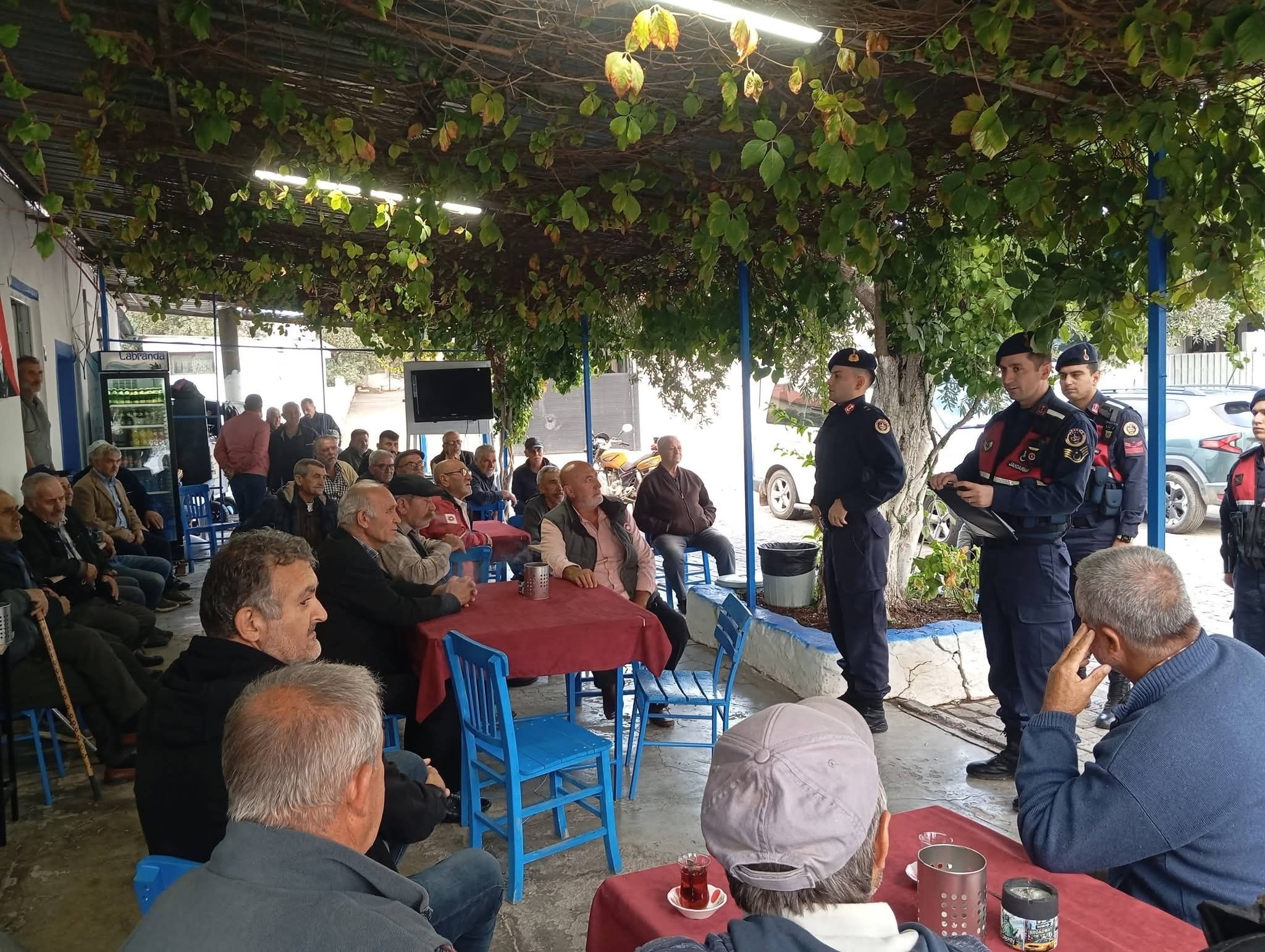 Akkoyde Zeytin Ve Zeytinyagi Guvenligi Toplantisi 701783 6A5A6C