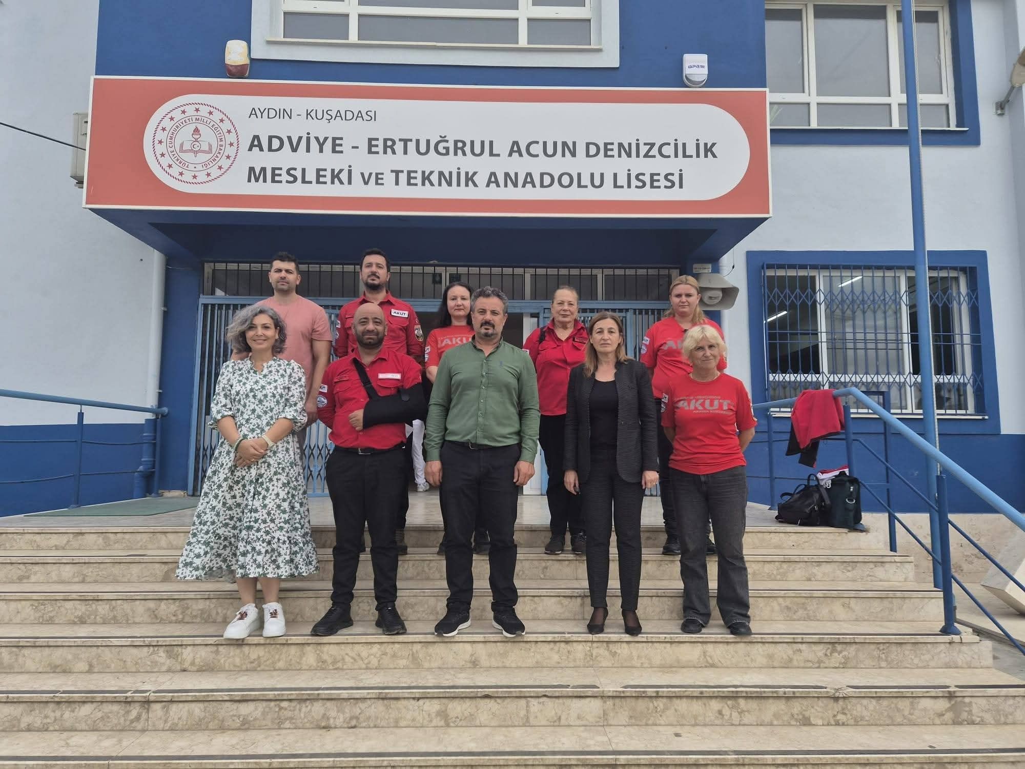 Akuttan Gelecegin Genclerine Hayati Dokunus 700765 B89329