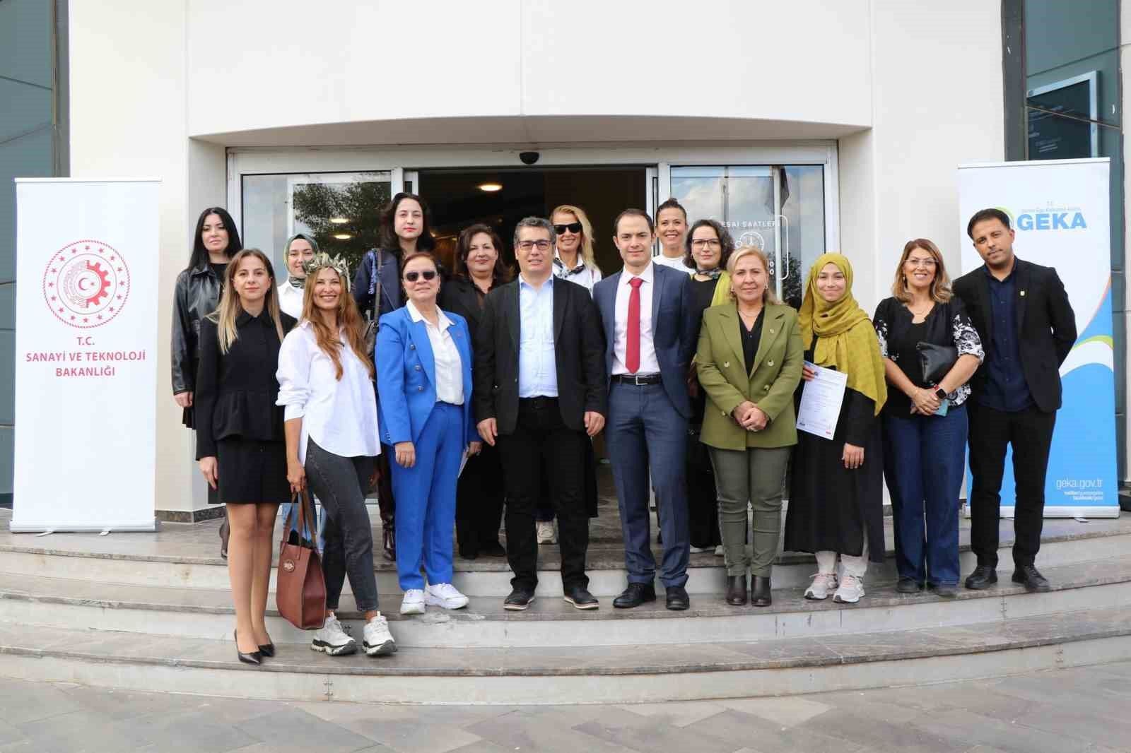 Aydin Da Kadin Zeytinyagi Operatorleri Belgelerini Aldi 1793191501185 260928