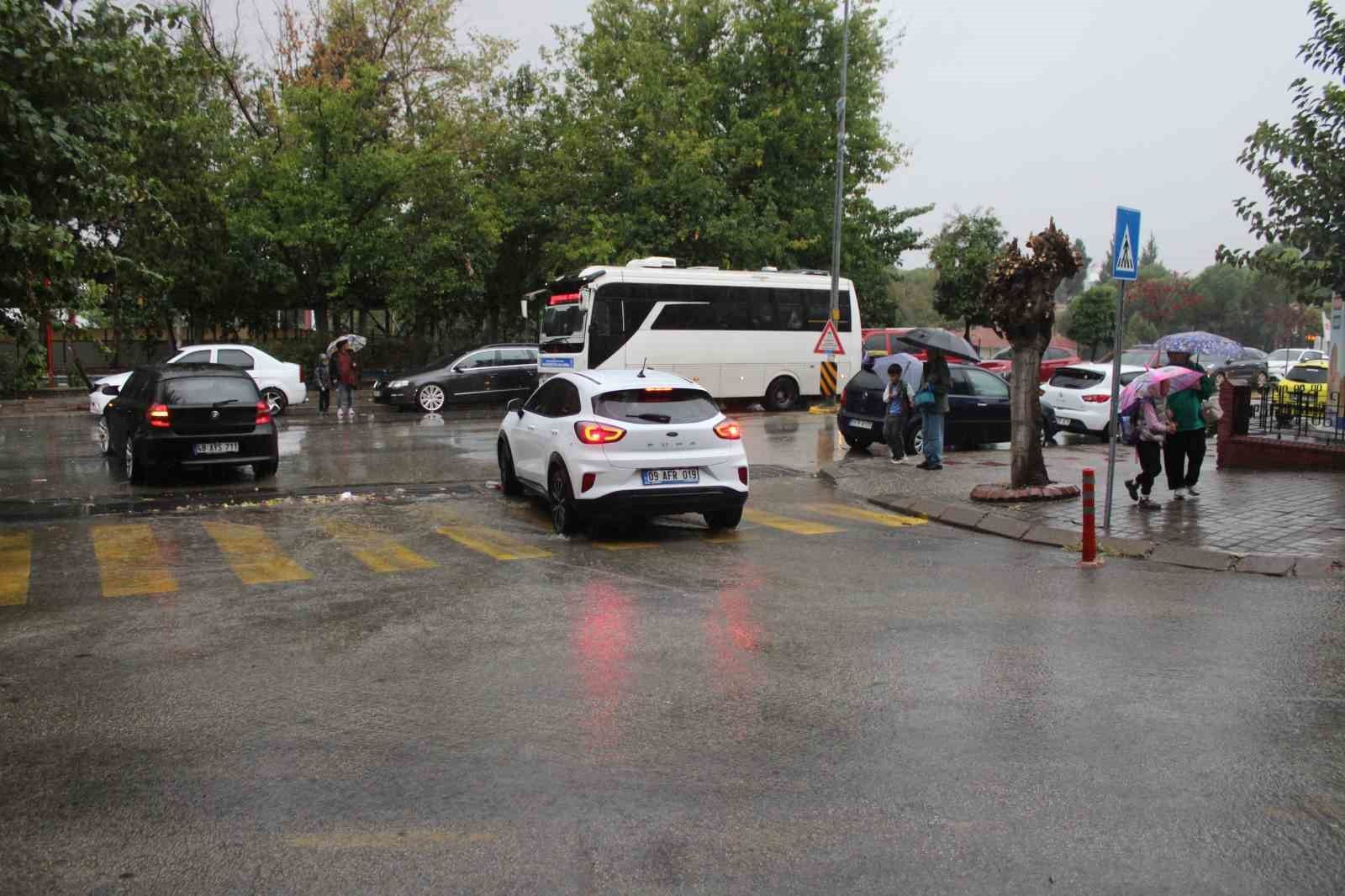 Aydin Da Saganak Yagis Basladi 1793015404331 180382