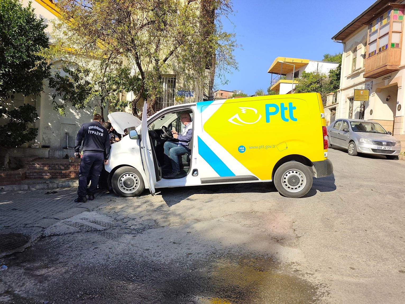 Aydinda Para Tasiyan Nakliye Aracinda Yangin Panigi 700616 E02Ddc