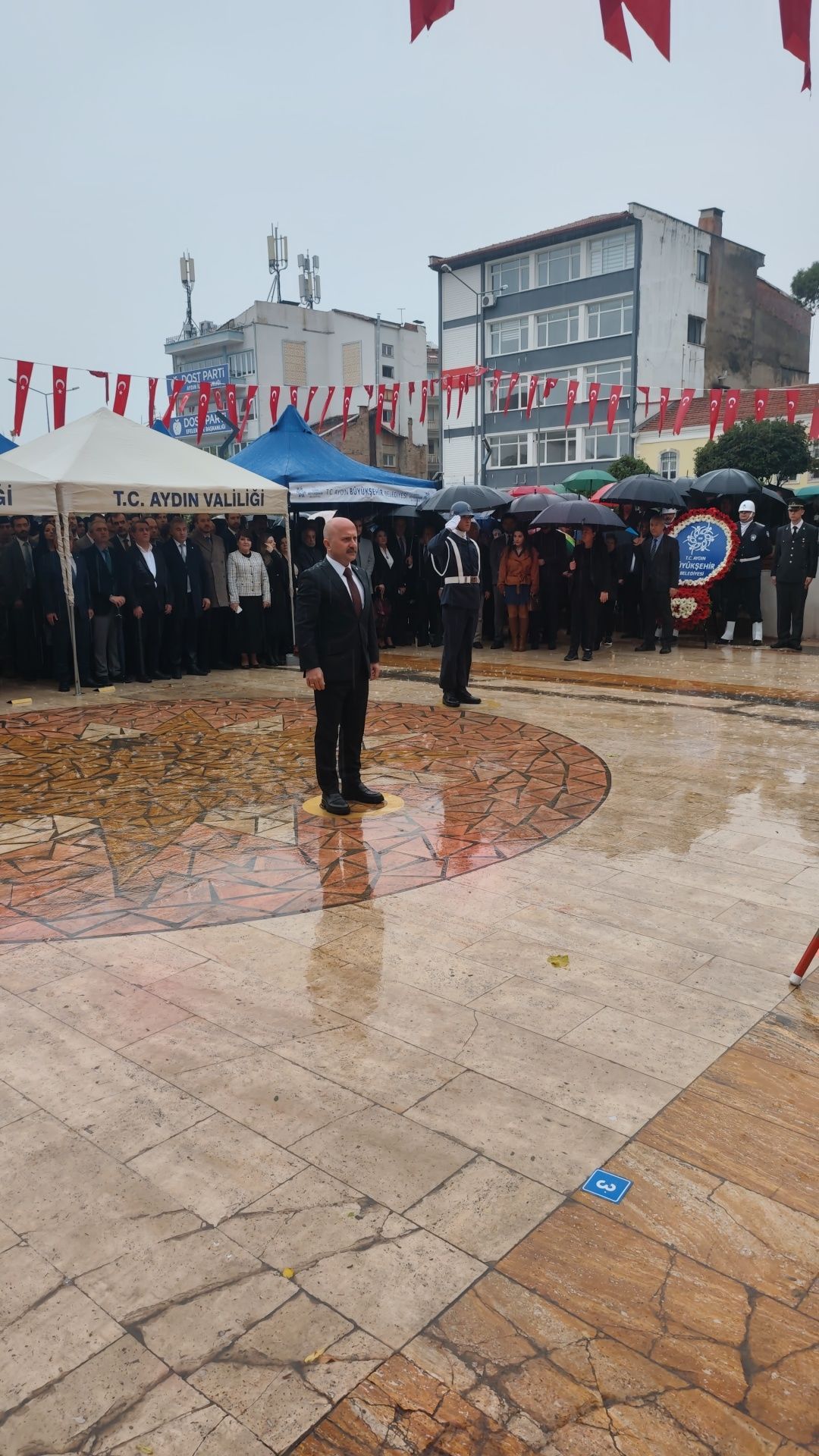 Aydinda Yagmur Altinda 29 Ekim Coskusu 703024 77E7Bc