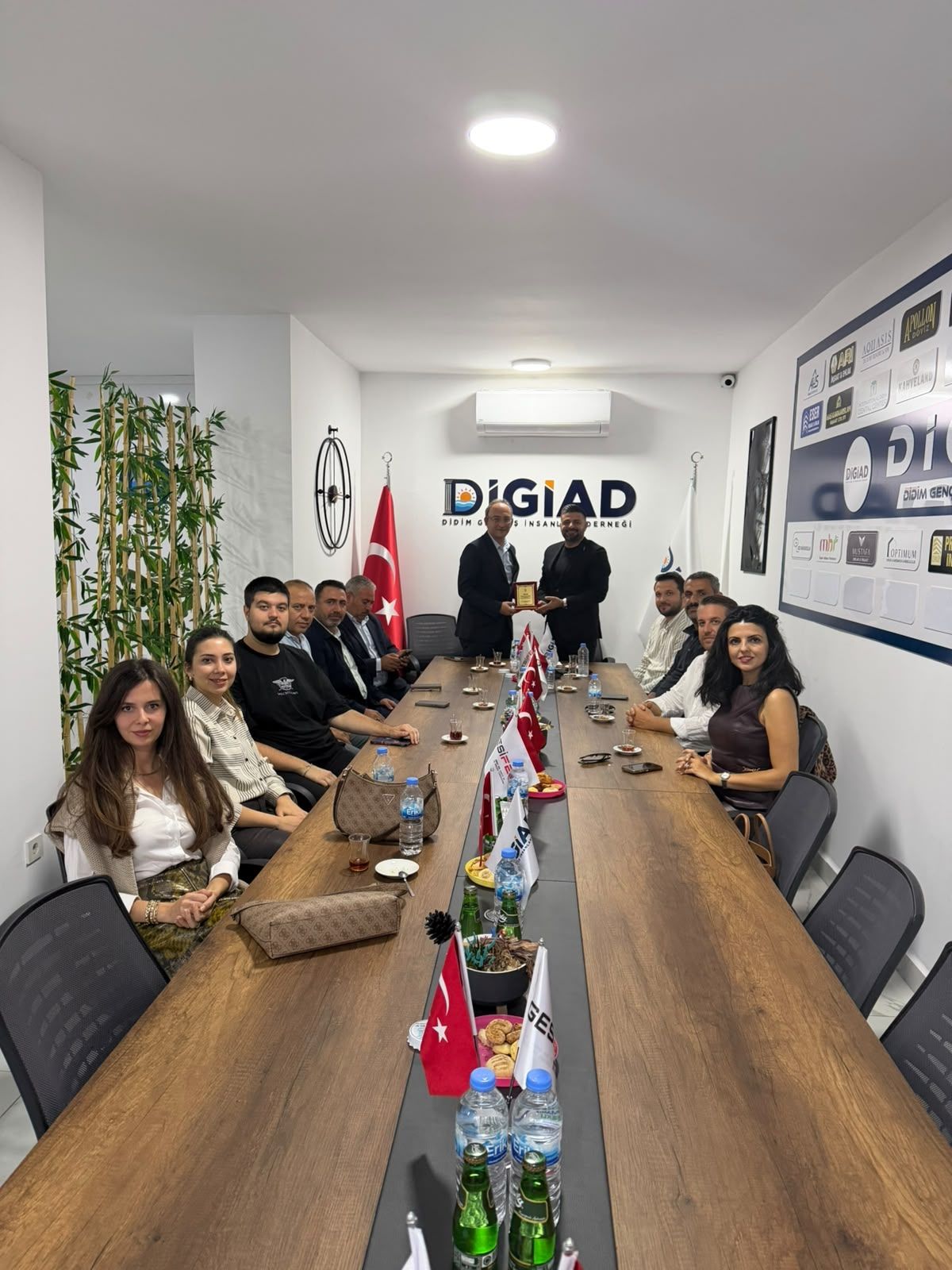Didim Ak Partiden Digiada Anlamli Ziyaret 701479 C94B9D