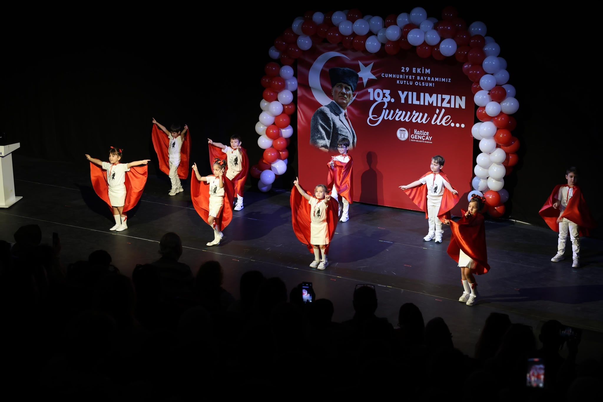 Didim Belediyesi Miniklerinden Cumhuriyet Bayrami Kutlamasi 702824 F9B19C