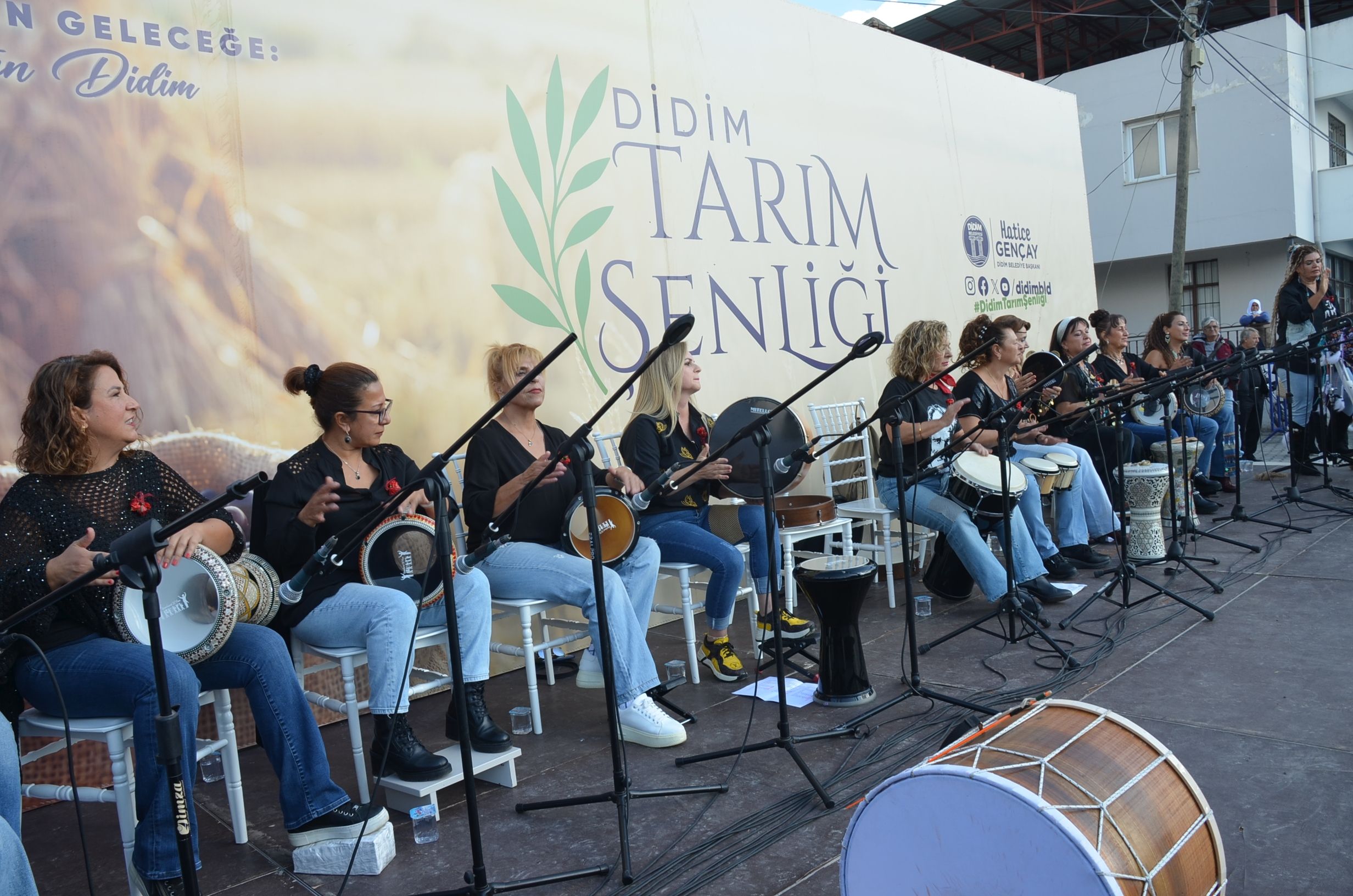 Didim Tarim Senliginin Acilisinda Davul Zurnali Traktorlu Ko 700333 Ed6631