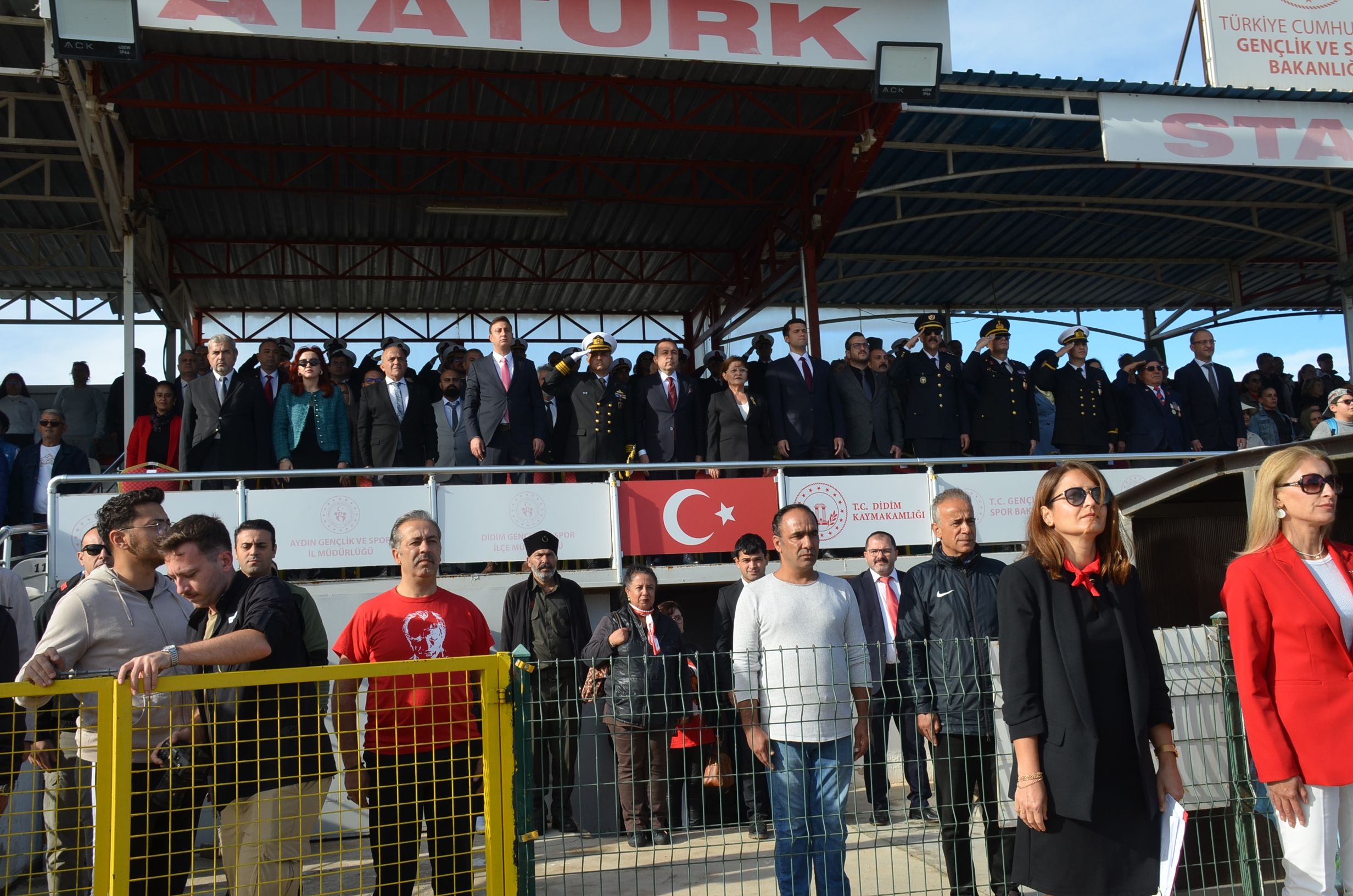 Didimde 29 Ekim Cumhuriyet Bayrami Stadyumda Kutlandi 703232 F17192