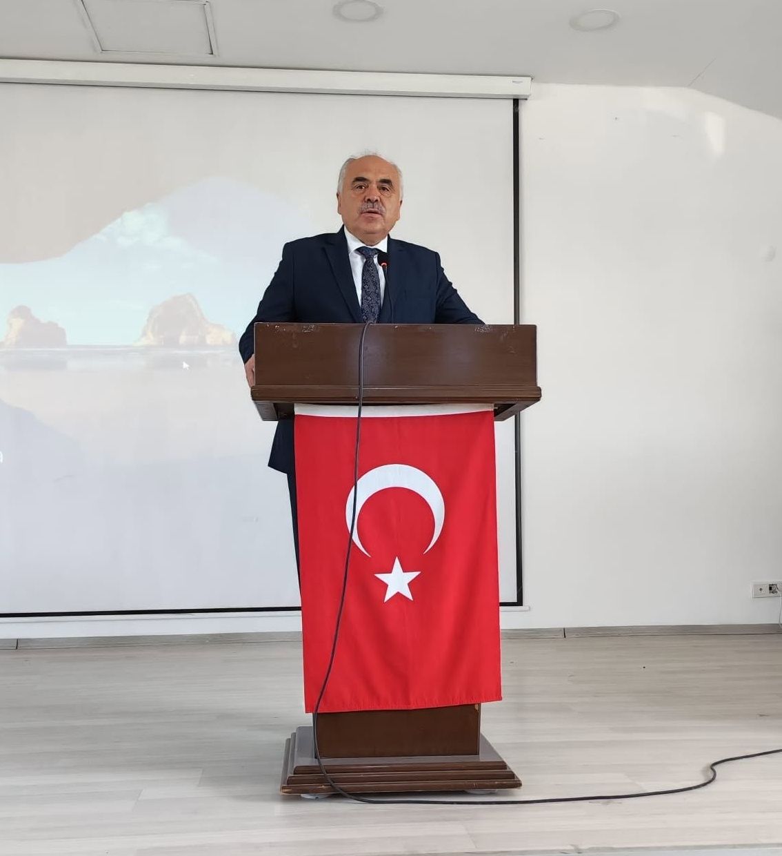 Didimde Cami Ve Sosyal Hayat Konulu Konferans Duzenlendi 699116 94E062