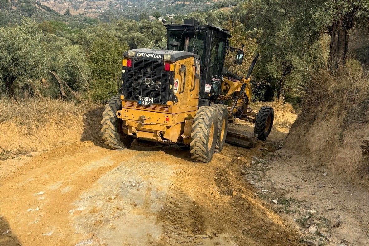 Efeler De Hasar Goren Tarim Arazi Yollari Aciliyor 1793350501133 318012