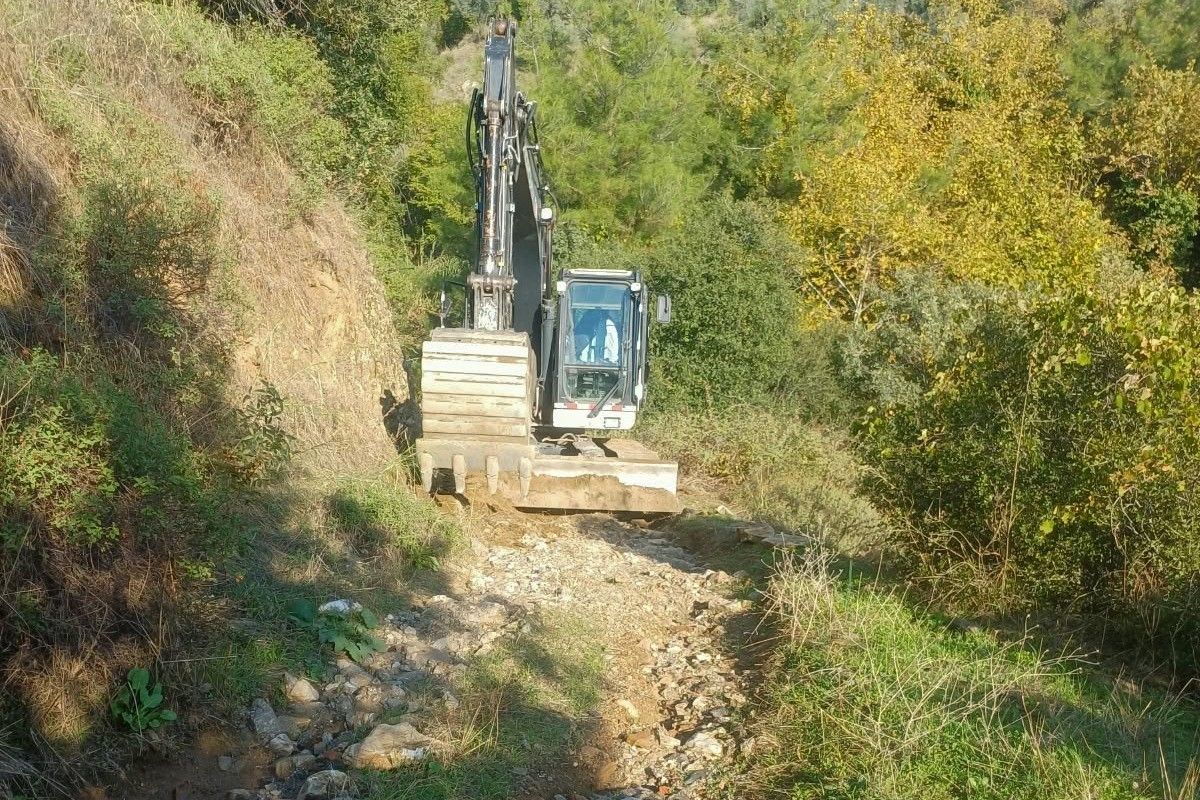 Efeler De Hasar Goren Tarim Arazi Yollari Aciliyor 1793350503358 694098
