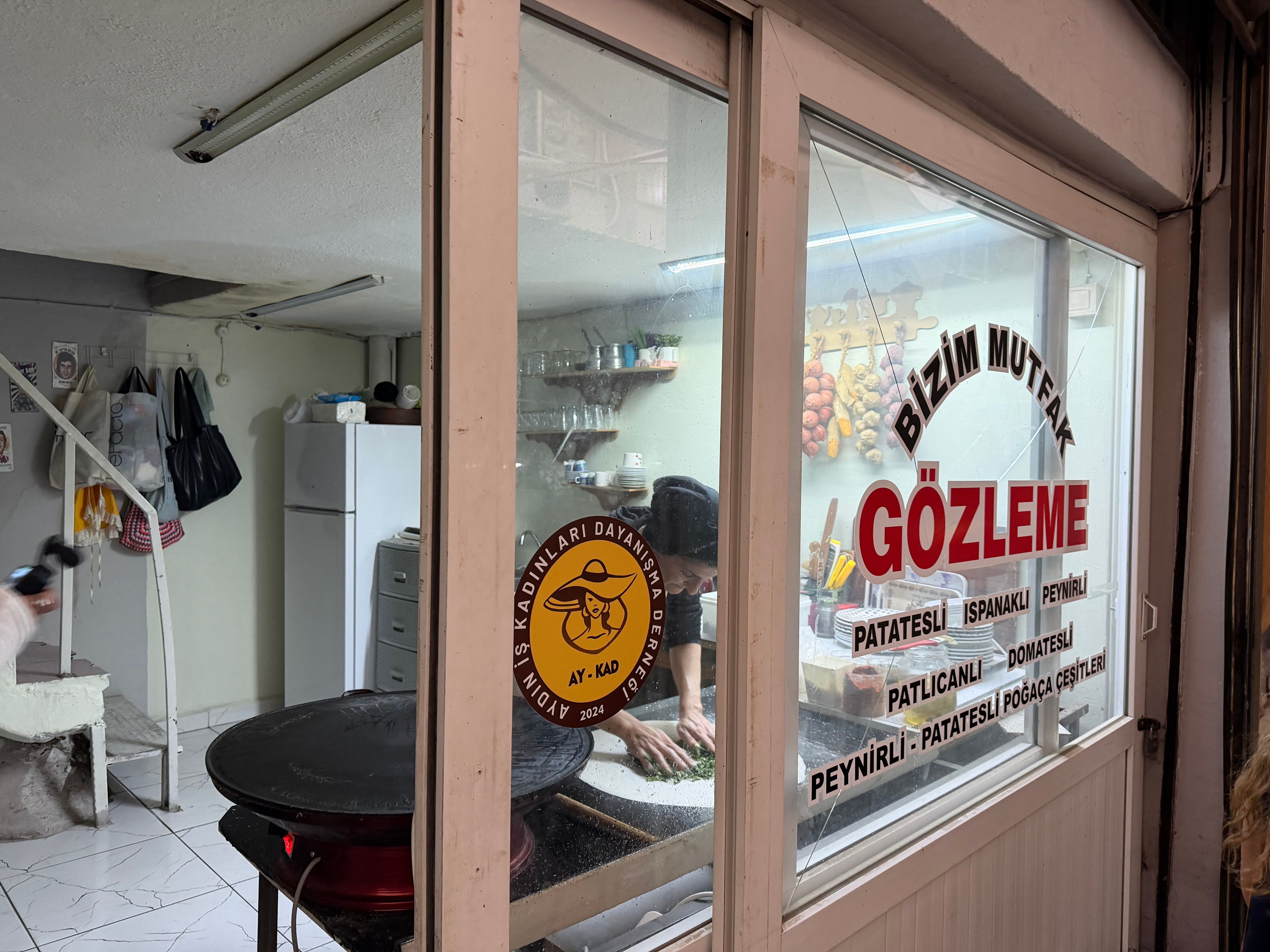 Emegini Gozlemeye Katti Kendi Isini Kurdu 696581 766D65