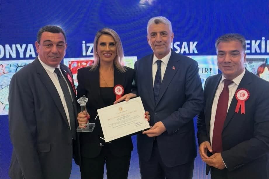 Geleneksel Tuketici Odullerine Adulu Akademisyenler Damga Vu 701137 190E30