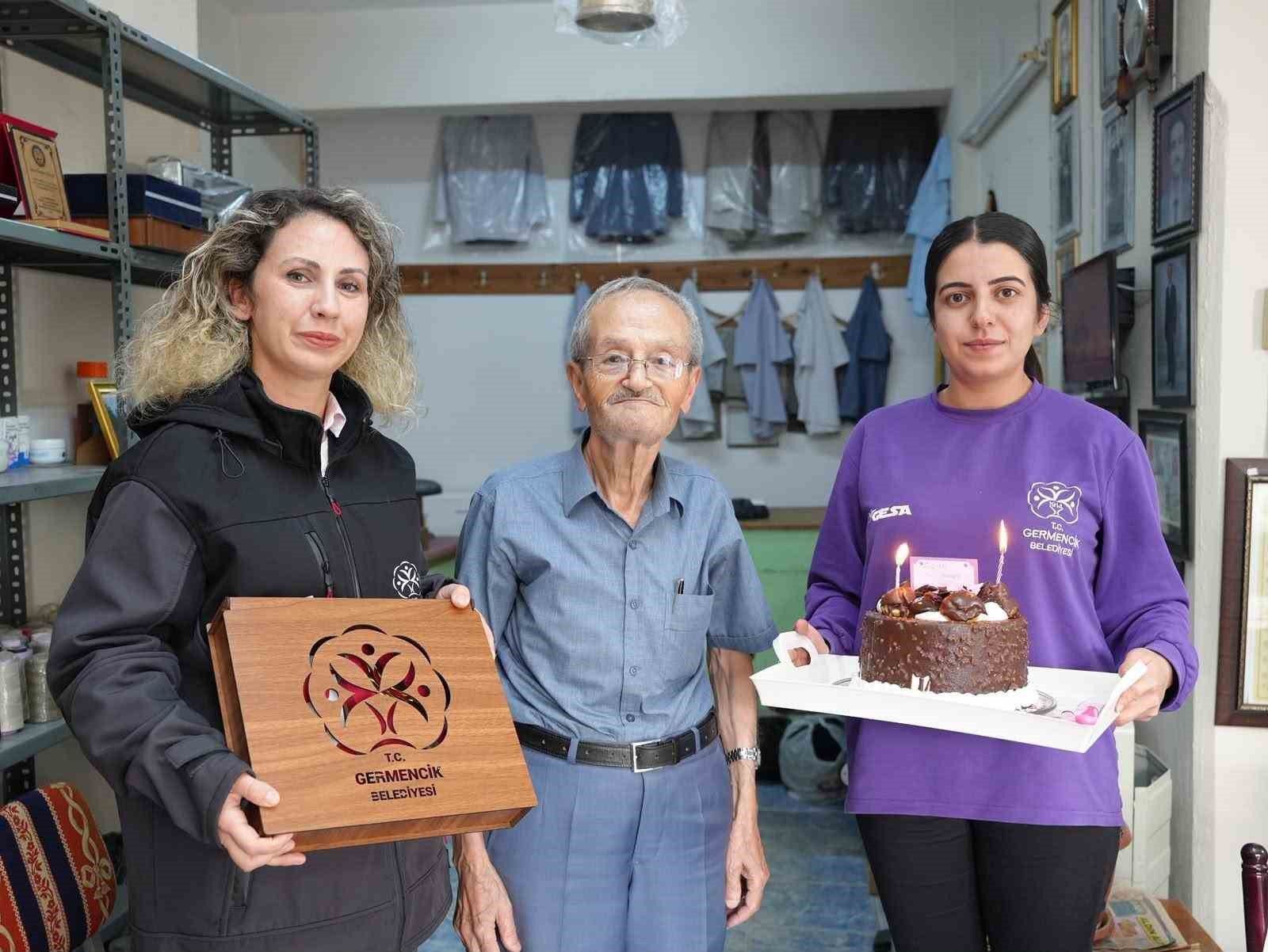 I Gne Iplikle Gecen 67 Yila Baskan Zencirci Den Vefa 1793110503116 261504