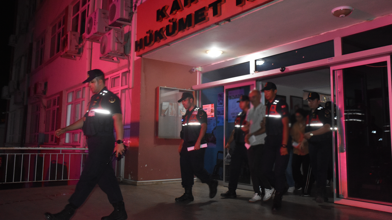 Karacasu'da 'MİT Personeliyim' yalanıyla vurgun yapmışlardı: Mağdur kadına 5 Milyon lirası iade edildi