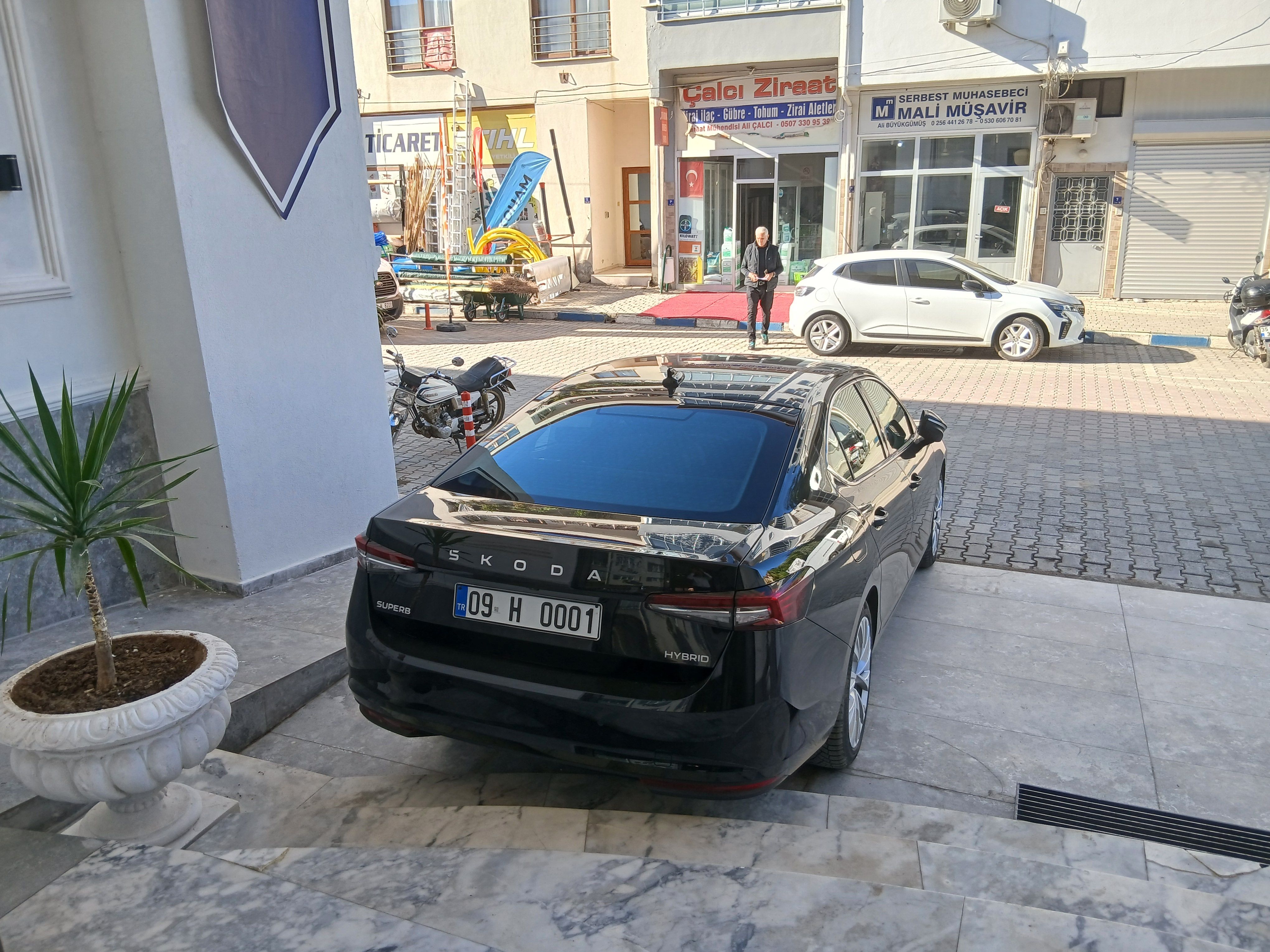 Karacasu Belediyesinin Makam Aracinda Plaka Degisikligi Siya 701447 6Feef3