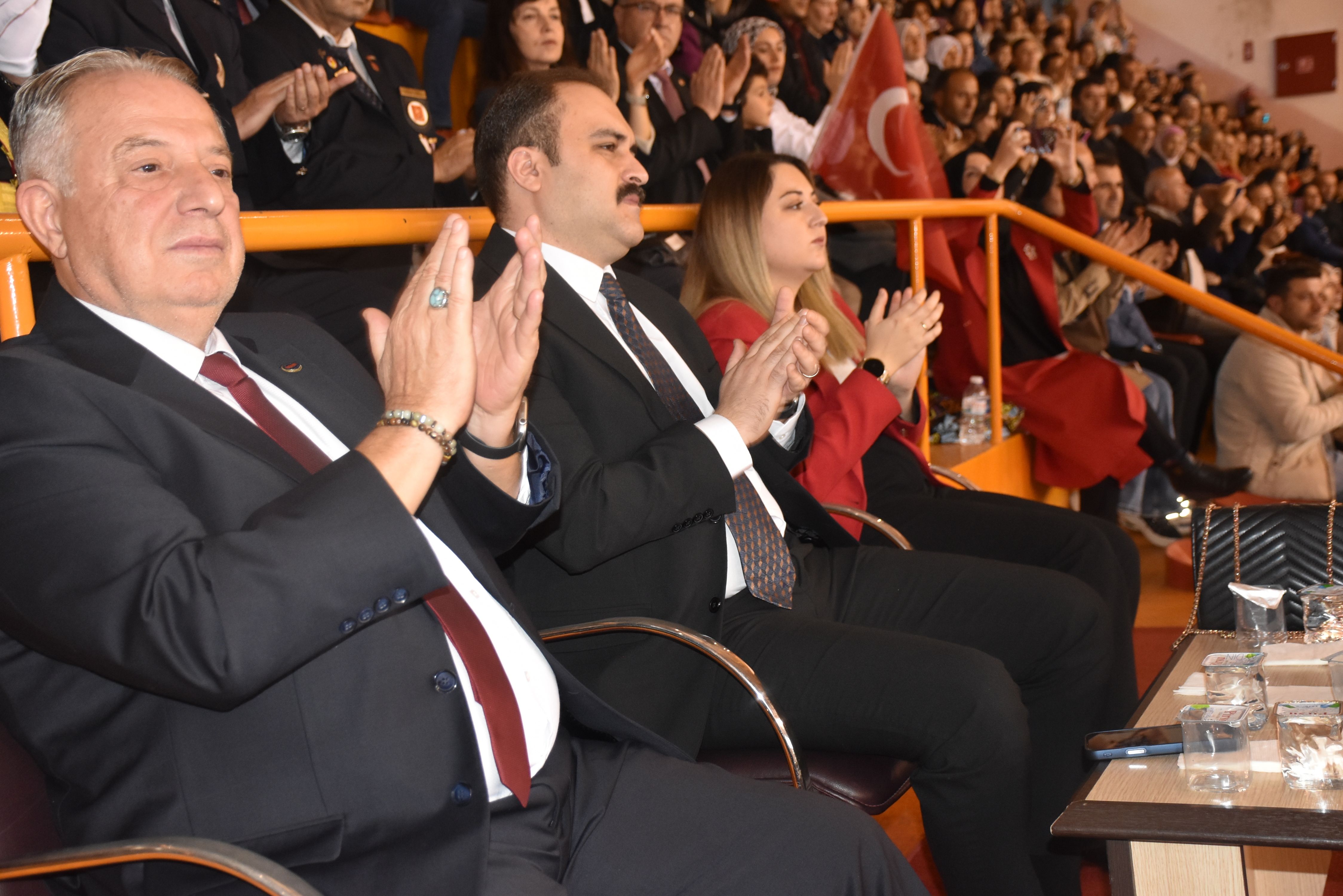 Karacasuda 29 Ekim Cumhuriyet Bayrami Coskusu 703303 332Efe