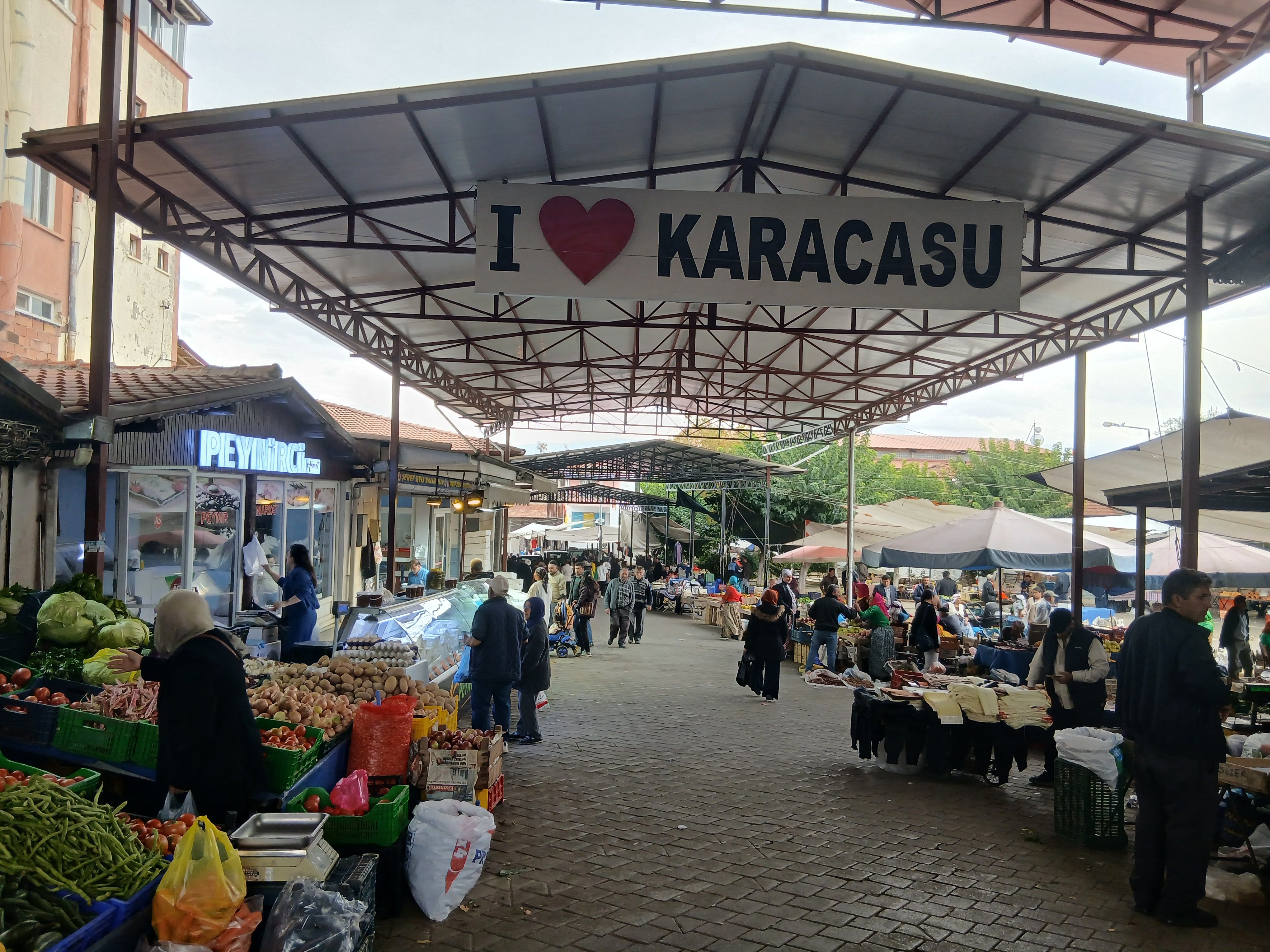 Karacasu'da Cumhuriyet coşkusu pazara yansıdı