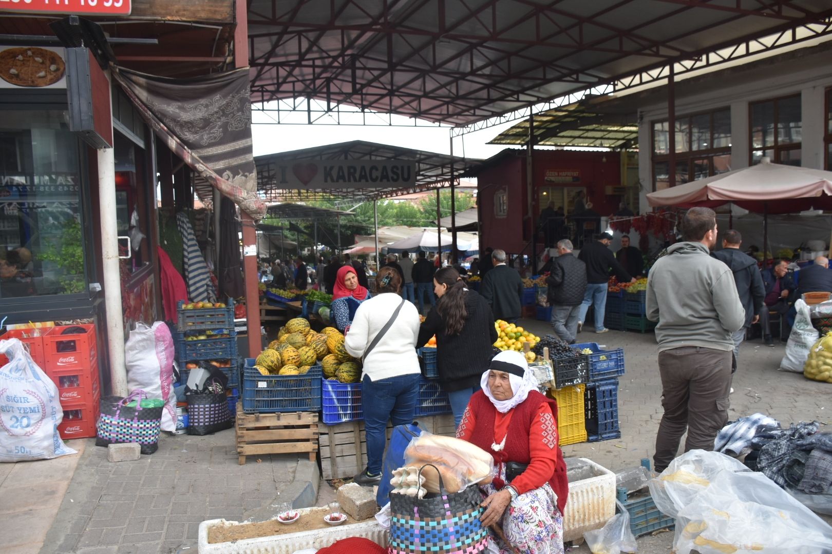 Karacasuda Cumhuriyet Coskusu Pazara Yansidi Vatandaslar Tek 703148 B8E14E