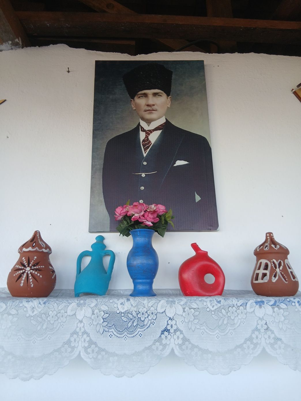 Karacasuda Tarihi Ev Geri Donusum Malzemeleriyle Renklendi C 701891 794D79