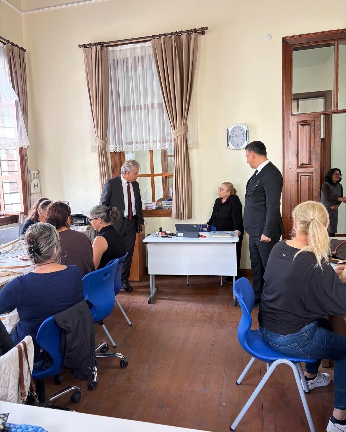Kaymakam Keklik Kuhem Kursiyerleriyle Bulustu 700075 Ef0Bd4