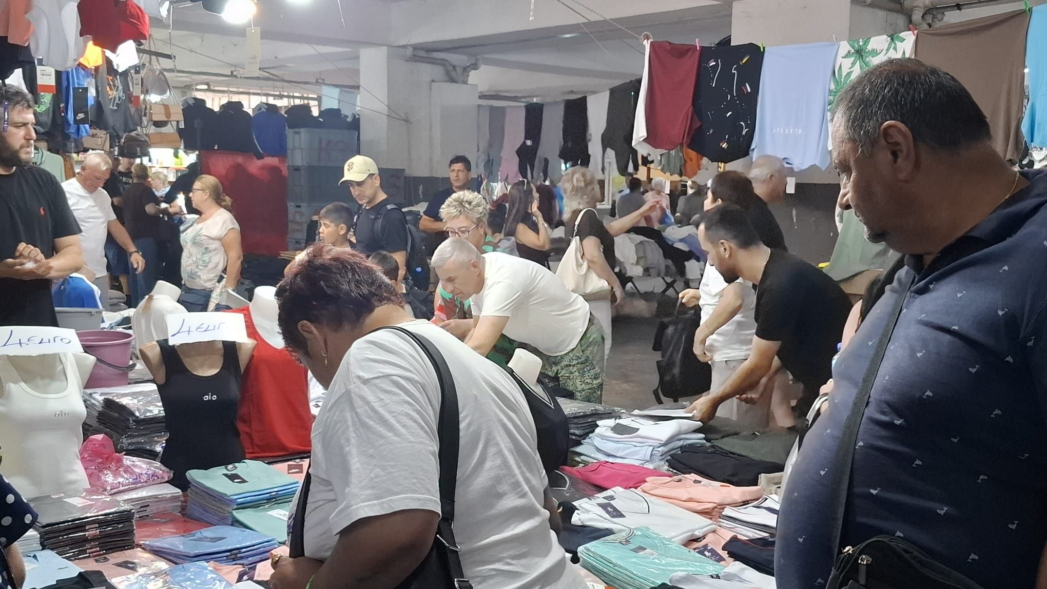 Kusadasi Carsamba Pazarinda Saganak Bereketi 703066 2F6Ea0