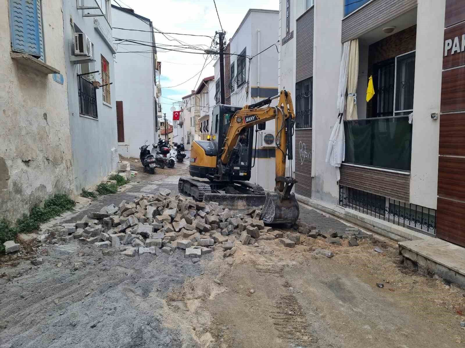 Kusadasi Nda 12 Bin Metrekarelik Yol Calismasi Tamamlandi 1791814503079 985774