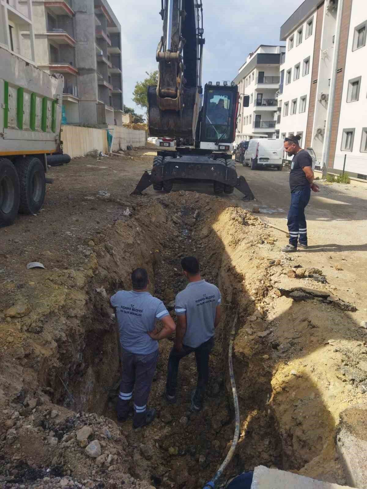 Kusadasi Nda 12 Bin Metrekarelik Yol Calismasi Tamamlandi 1791814503564 456190