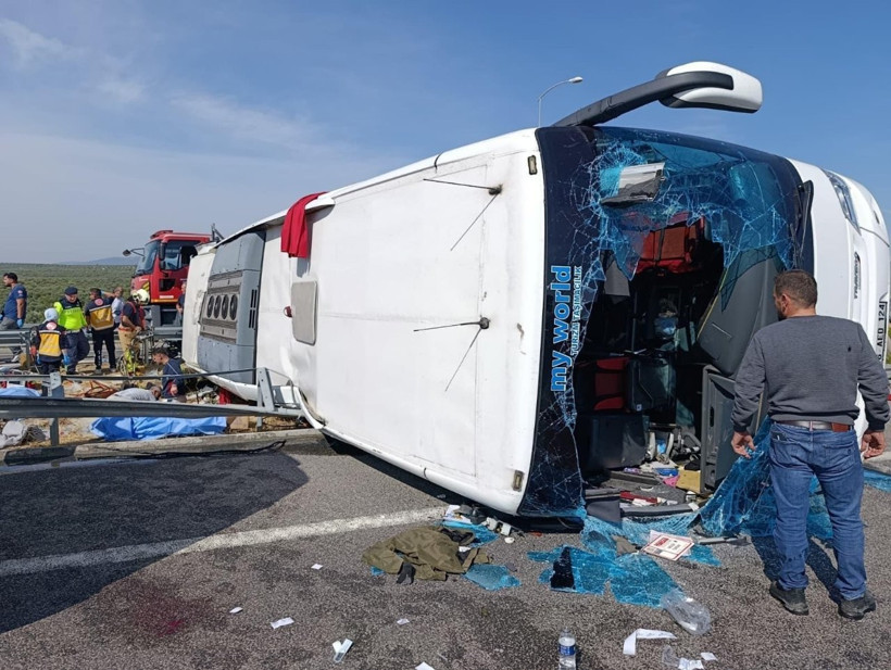 Manisada 11 Kisinin Oldugu Feci Kaz Gjij
